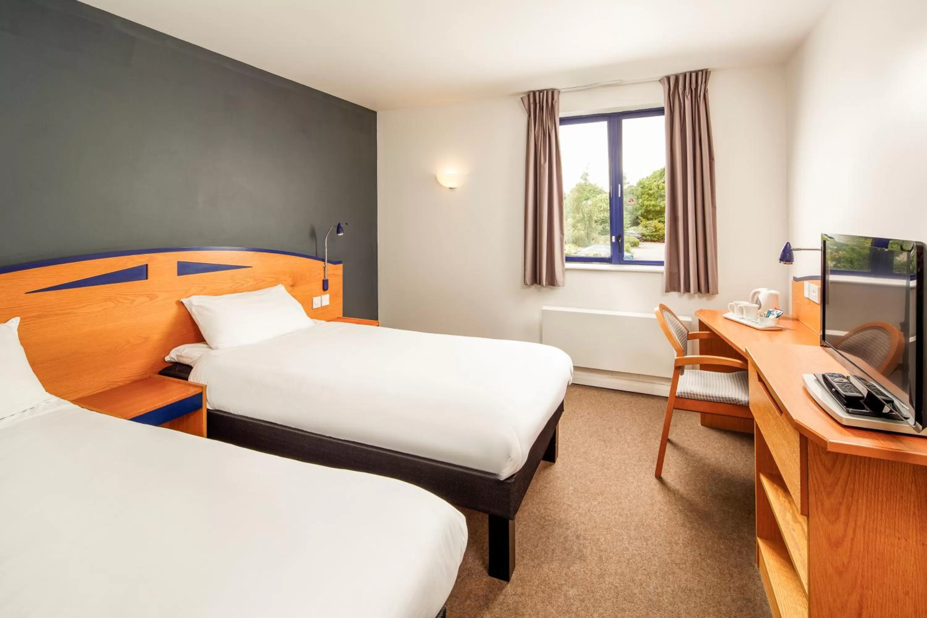 Twin Room in ibis Chesterfield North - Barlborough