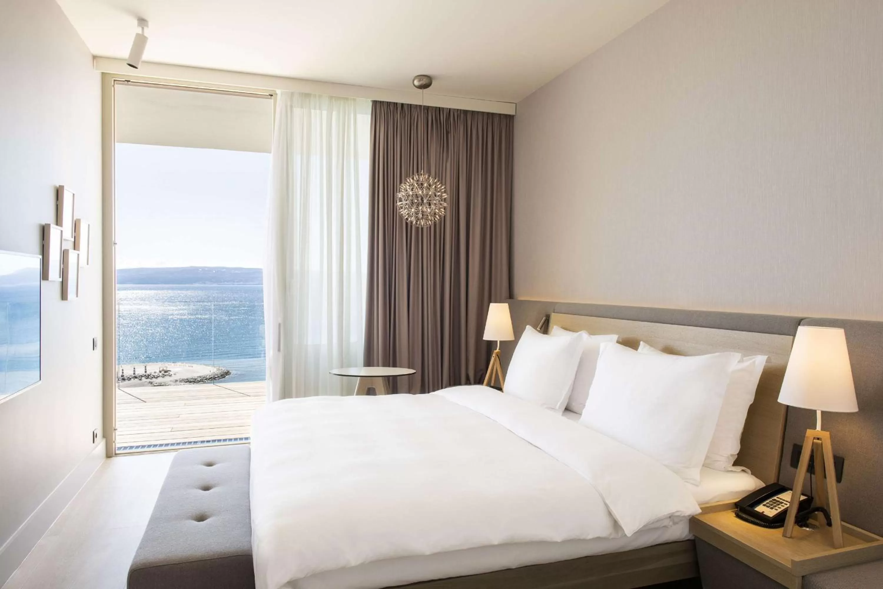 Premium Suite with Sea View and Terrace in Radisson Blu Resort & Spa