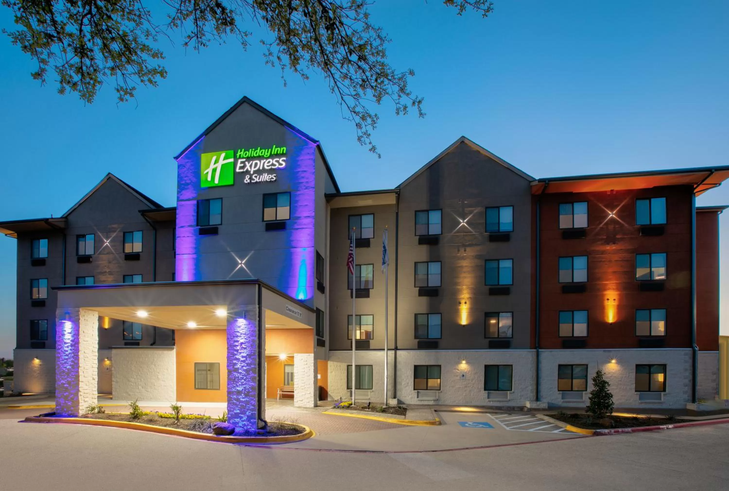 Holiday Inn Express & Suites DALLAS PARK CENTRAL NORTHEAST by IHG
