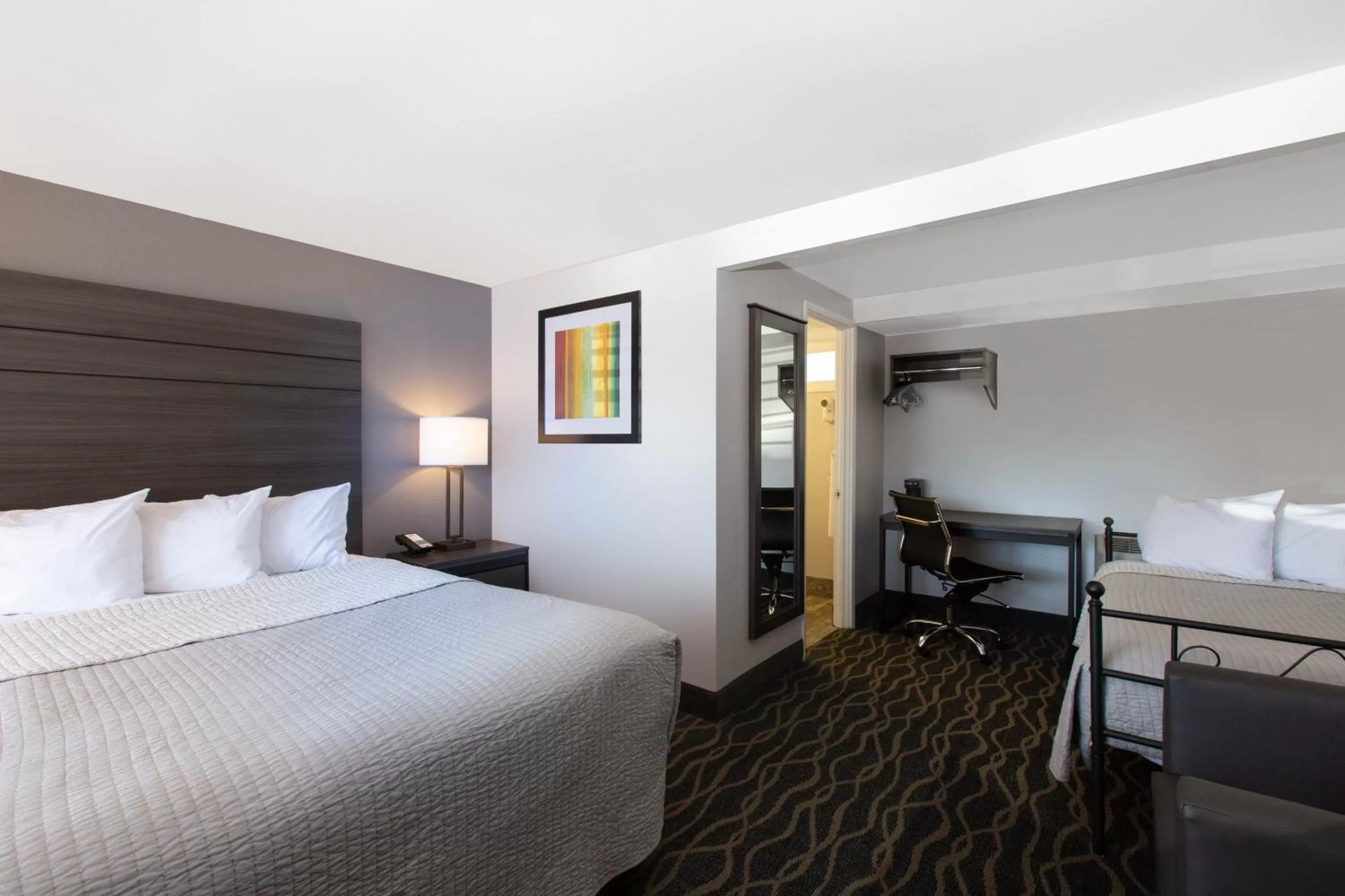 1 Queen Bed and 1 Twin Bed, Non-Smoking in Days Inn by Wyndham Ukiah