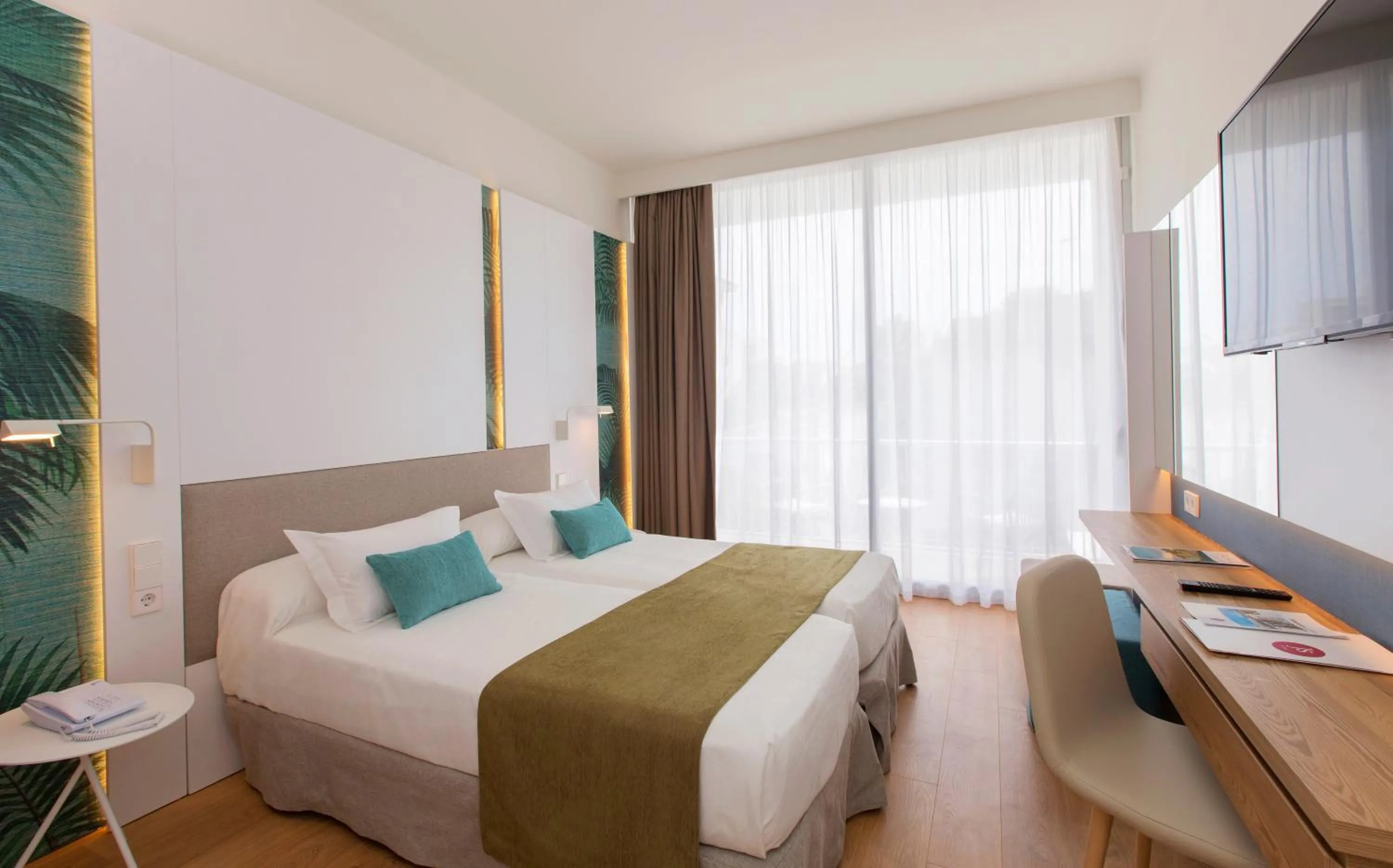 Double Room with Balcony in Js Yate