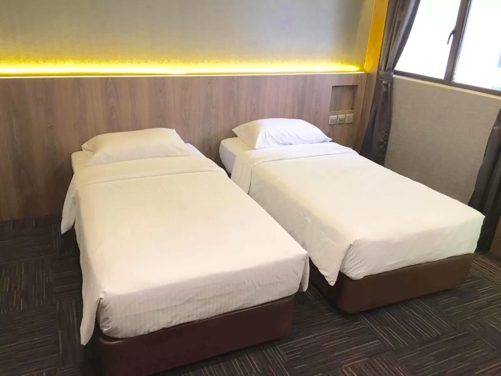 Deluxe Twin Room in YMCA One Orchard