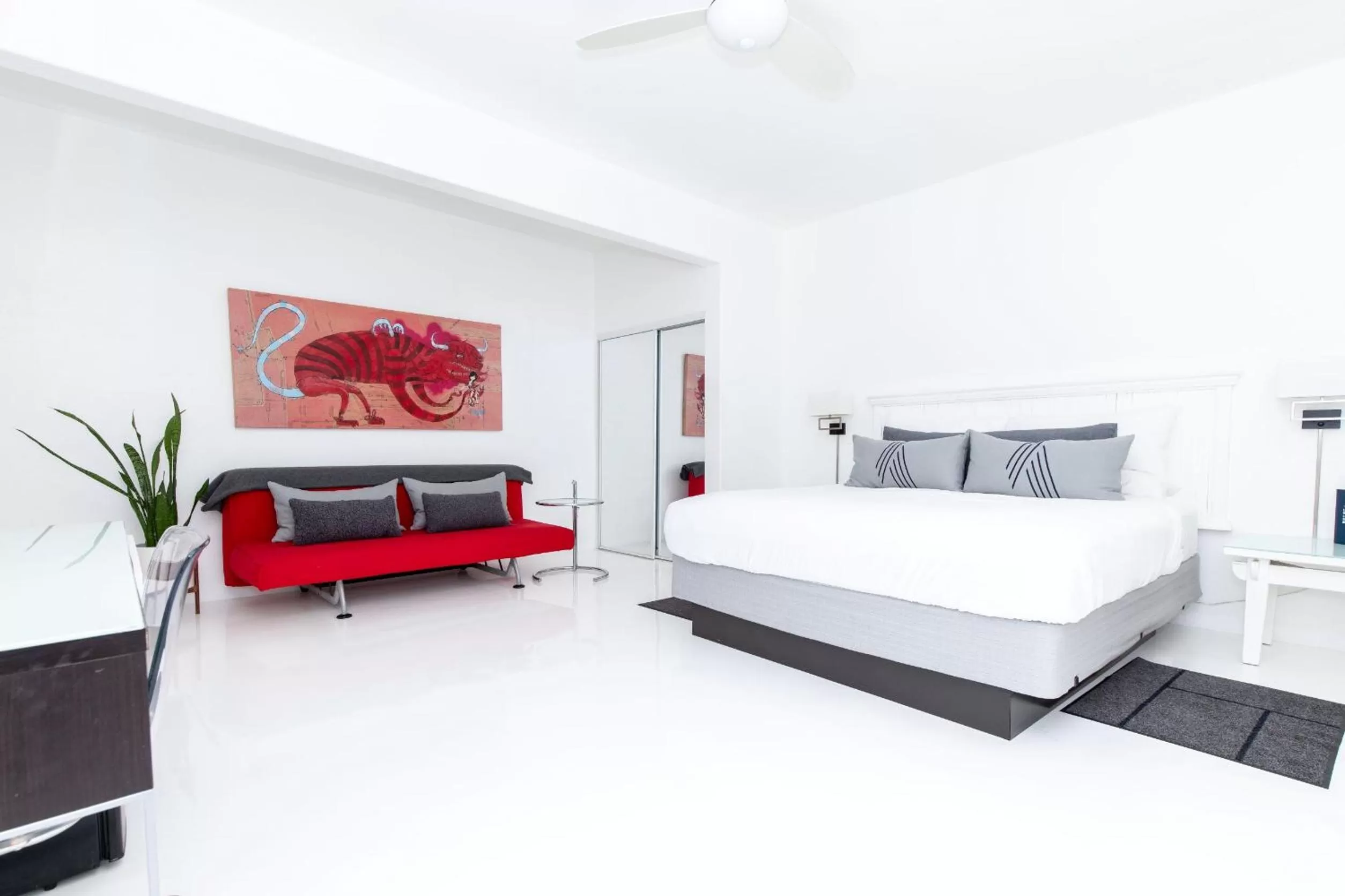 Poolside King Deluxe in Alcazar Palm Springs