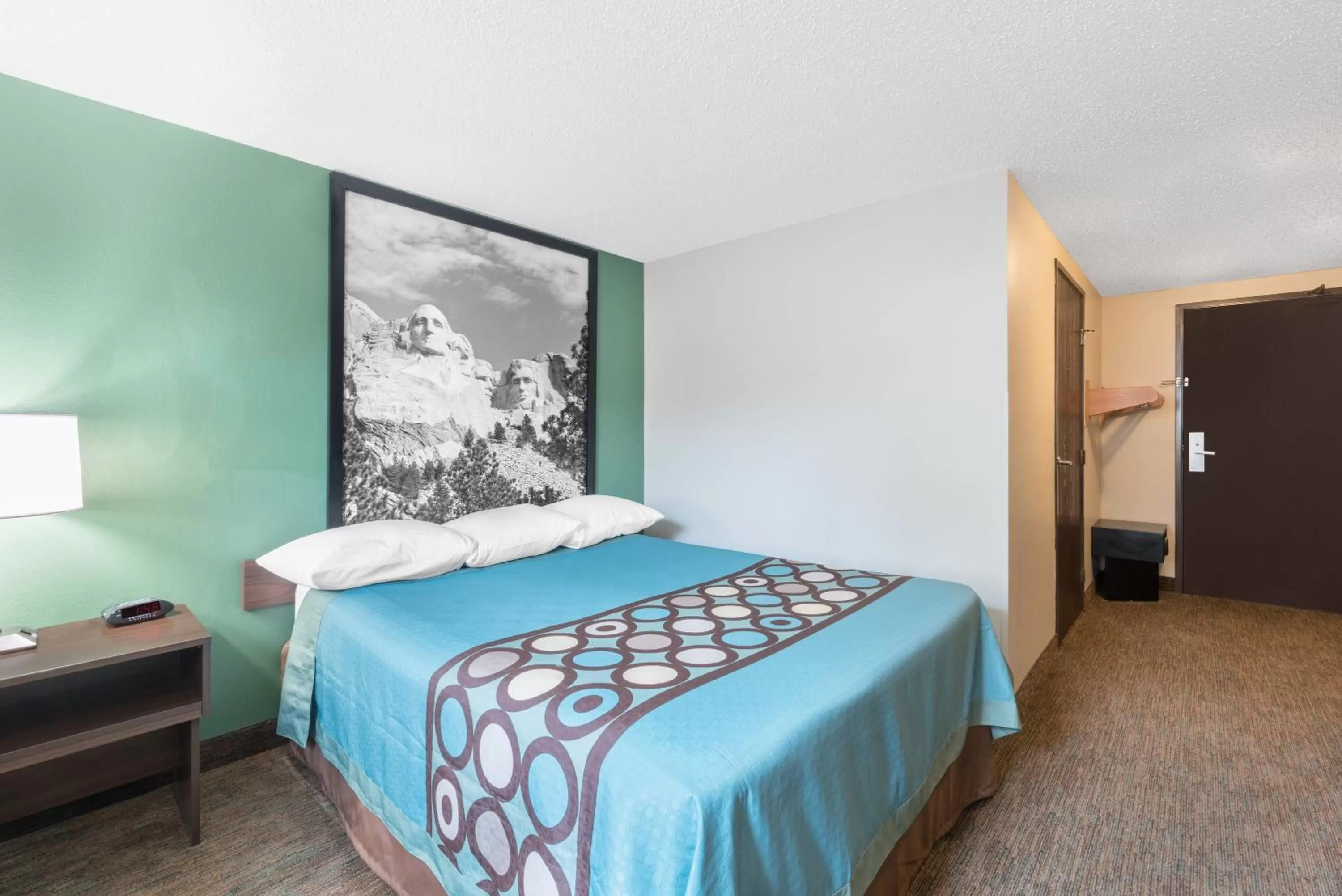 Queen Room - Mobility Access/Non-Smoking in Super 8 by Wyndham Pierre SD