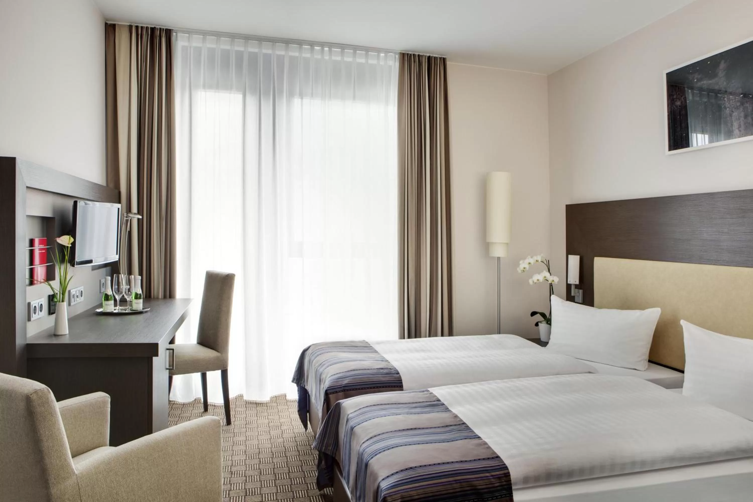 Standard Twin Room in IntercityHotel Bonn