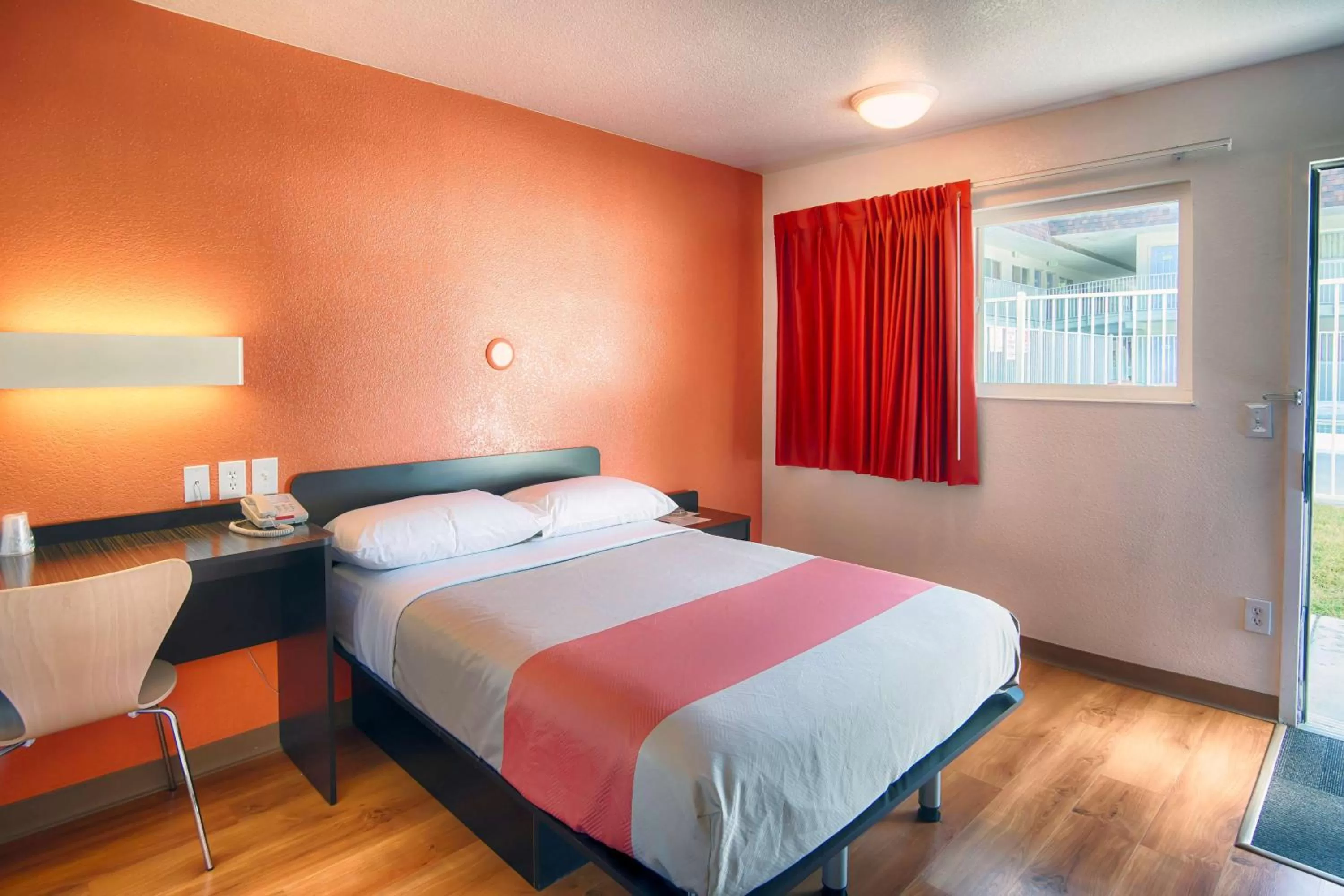 Double Room - single occupancy - Disability Access in Motel 6-Mammoth Lakes, CA