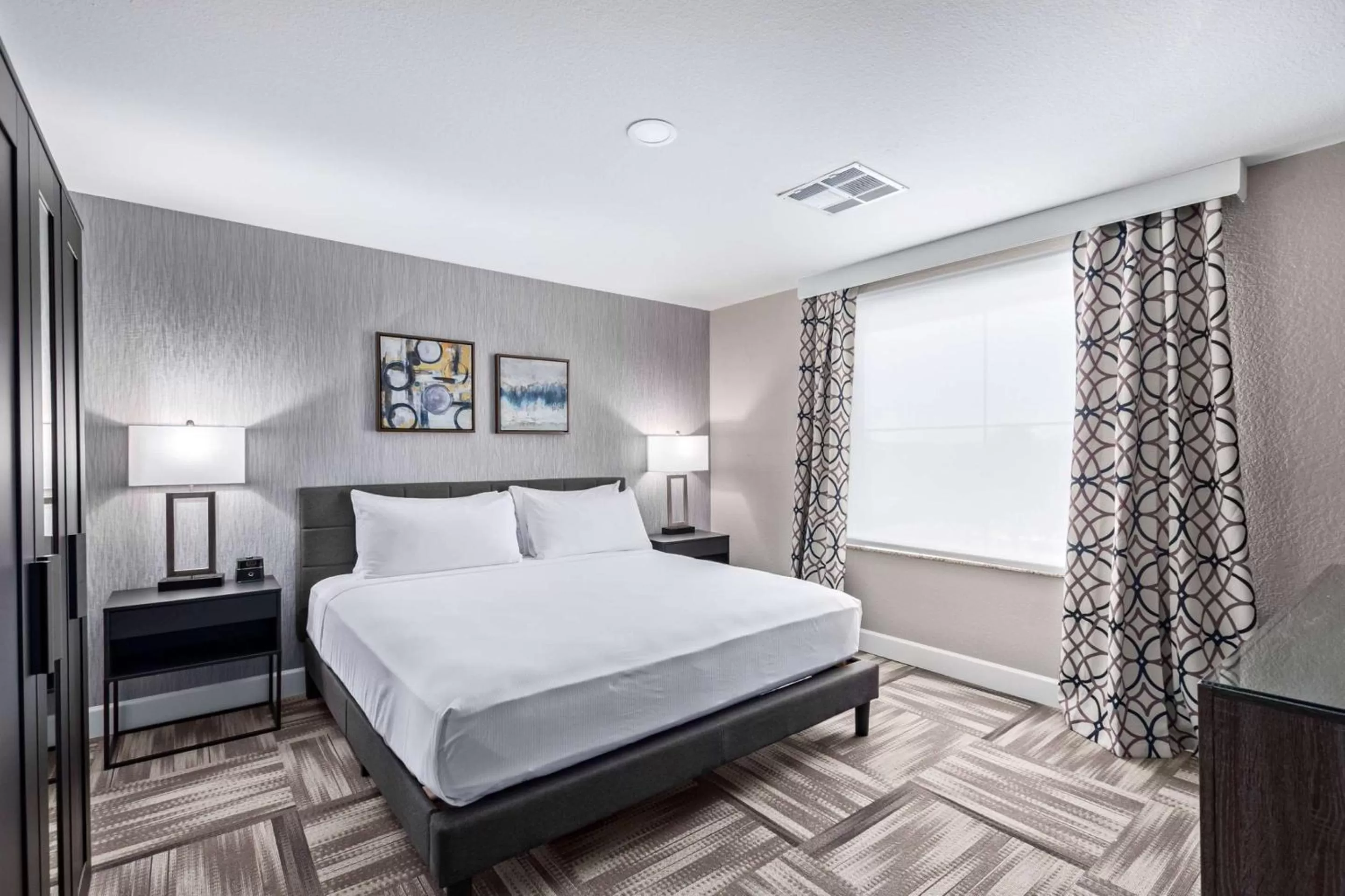 Presidential King Suite with Sofa Bed in Fountain Park Hotel BW Signature Collection