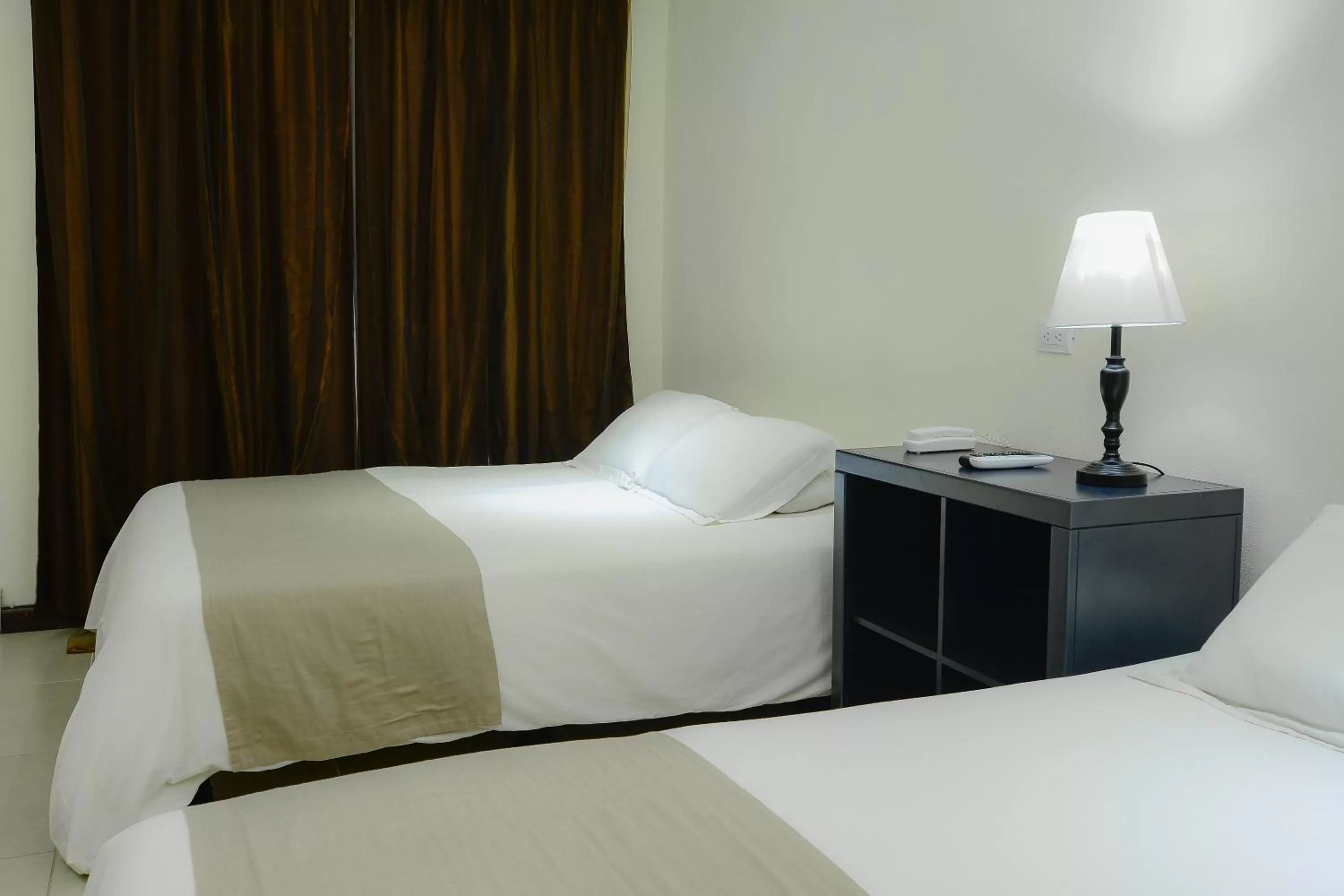 Queen Room with Two Queen Beds - Disability Access in Hotel Luisiana