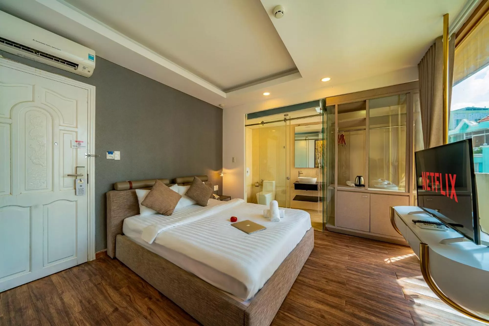 Deluxe Double Room with Balcony in Cactusland Boutique Hotel