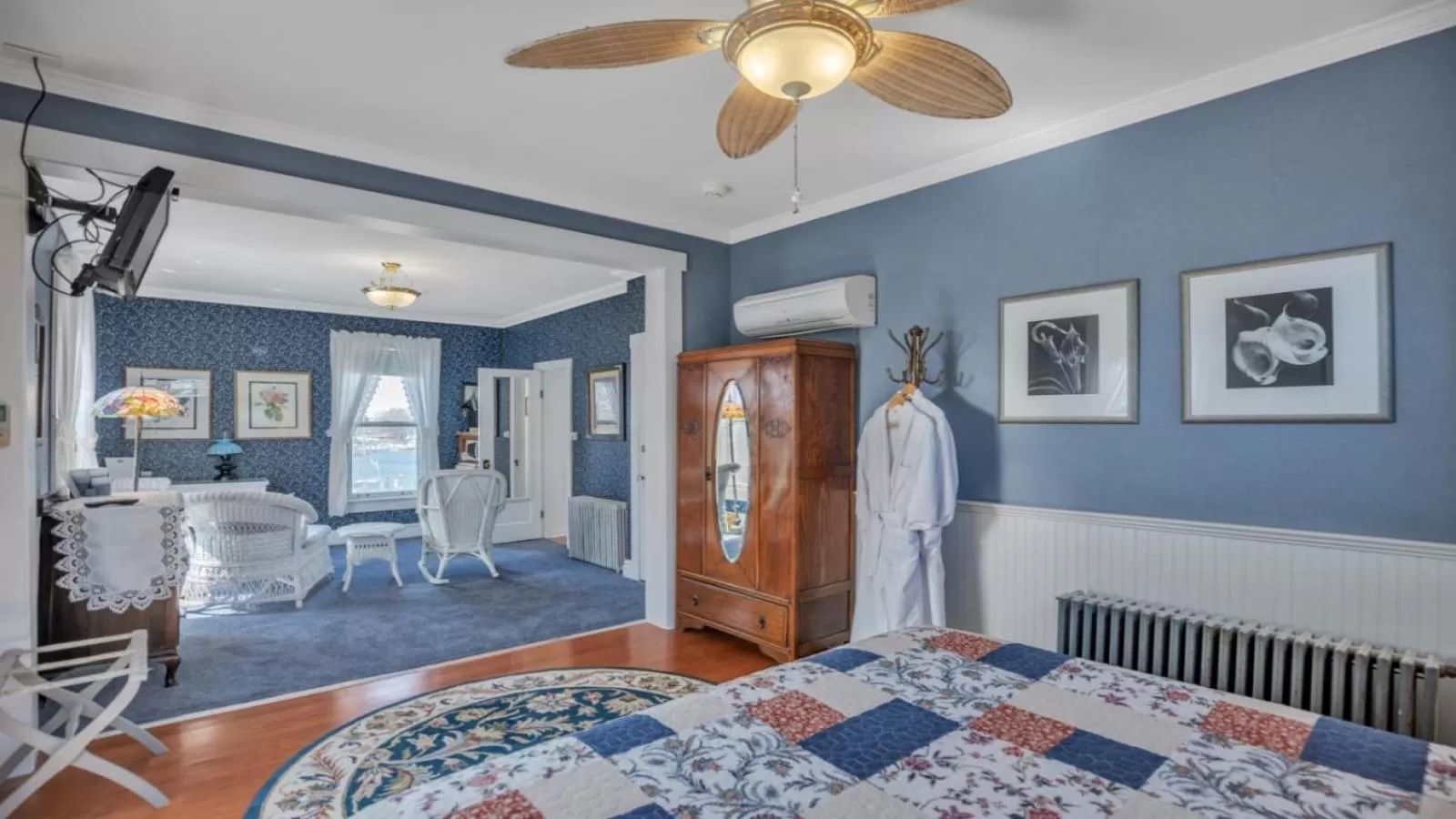 Superior Queen Room in Solomons Victorian Inn