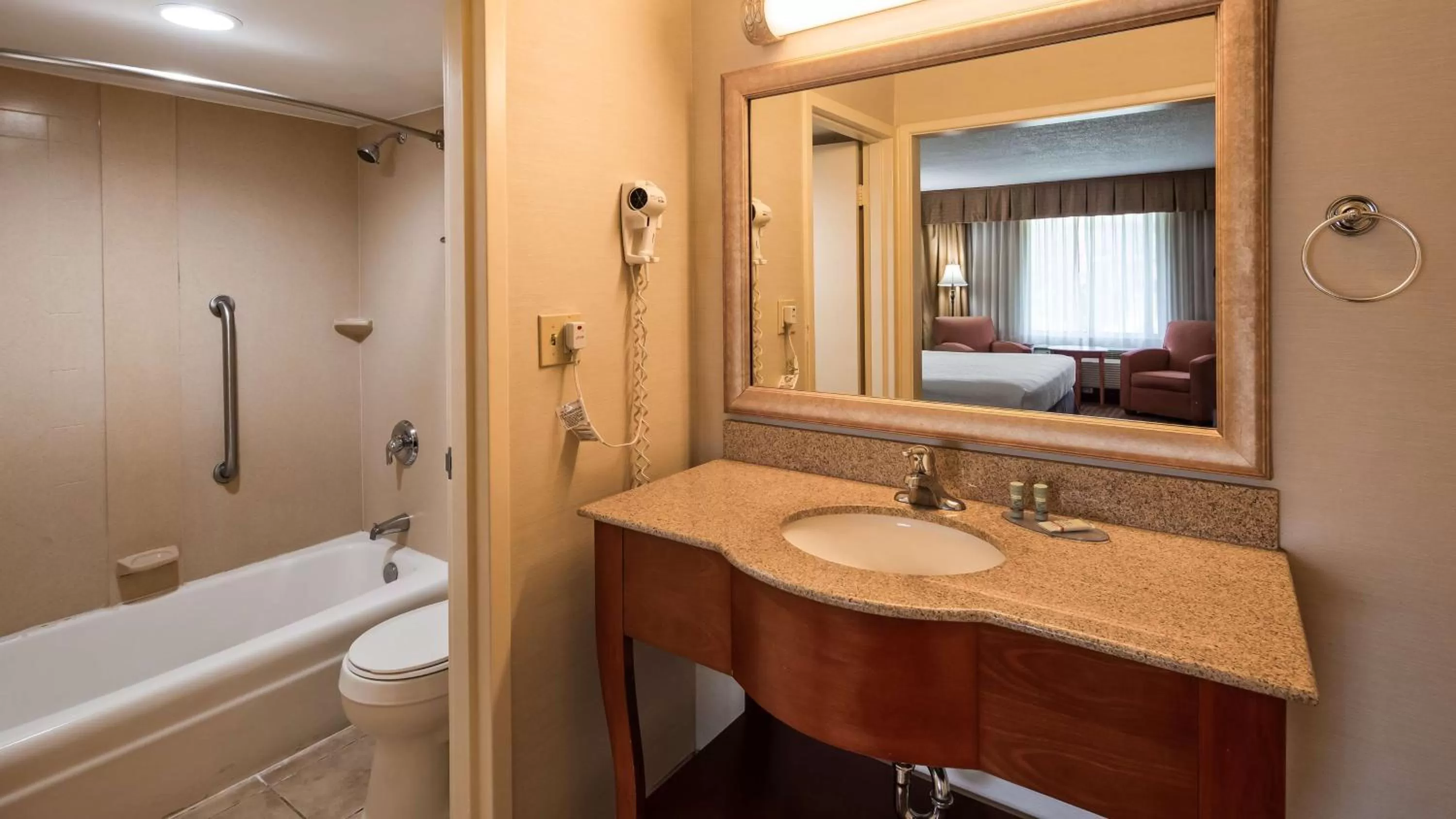 Queen Room with Roll-In Shower - Mobility Accessible/Non-Smoking in Baymont by Wyndham Culpeper