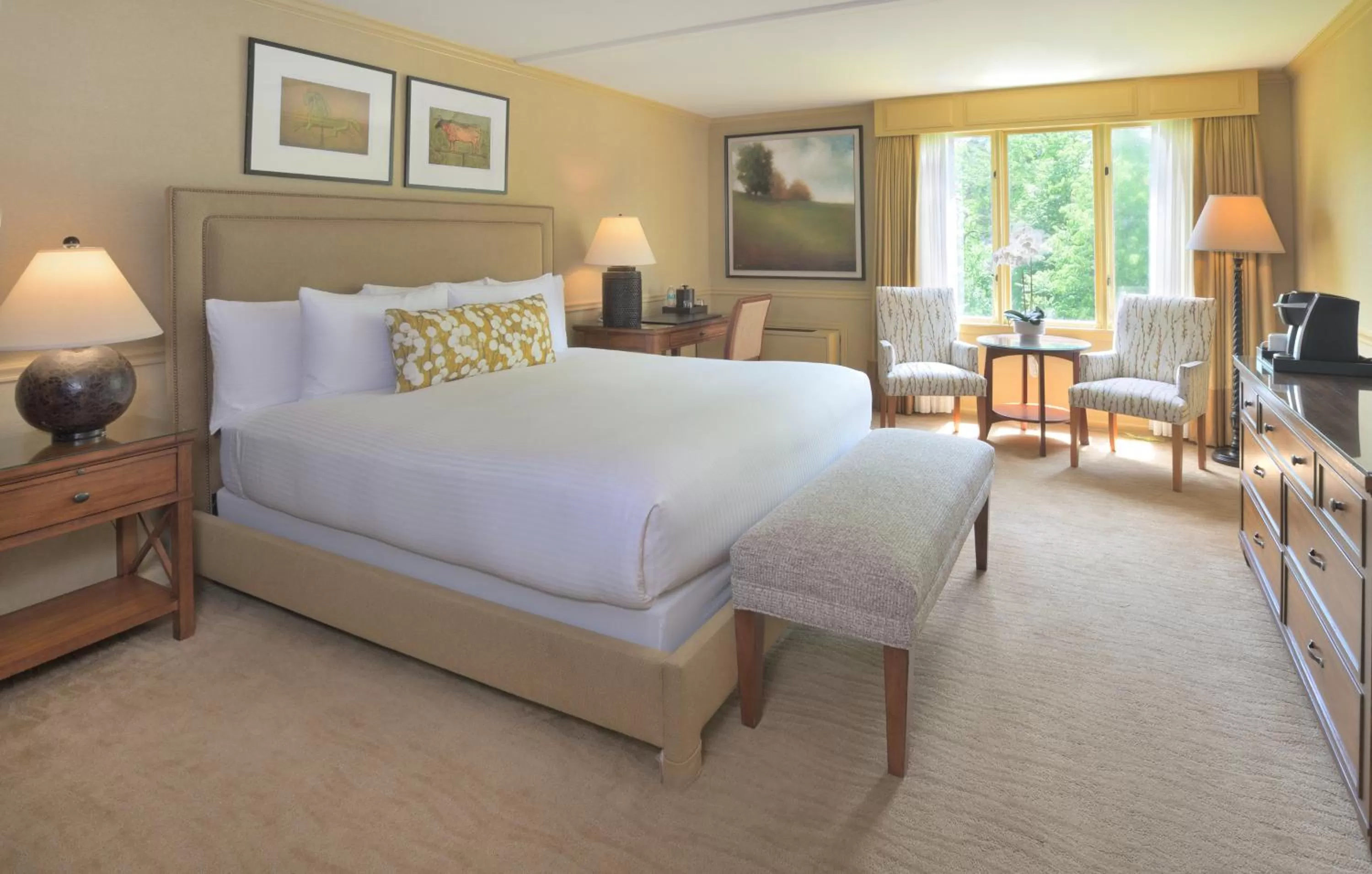 Deluxe King Room in Lambertville Station Inn