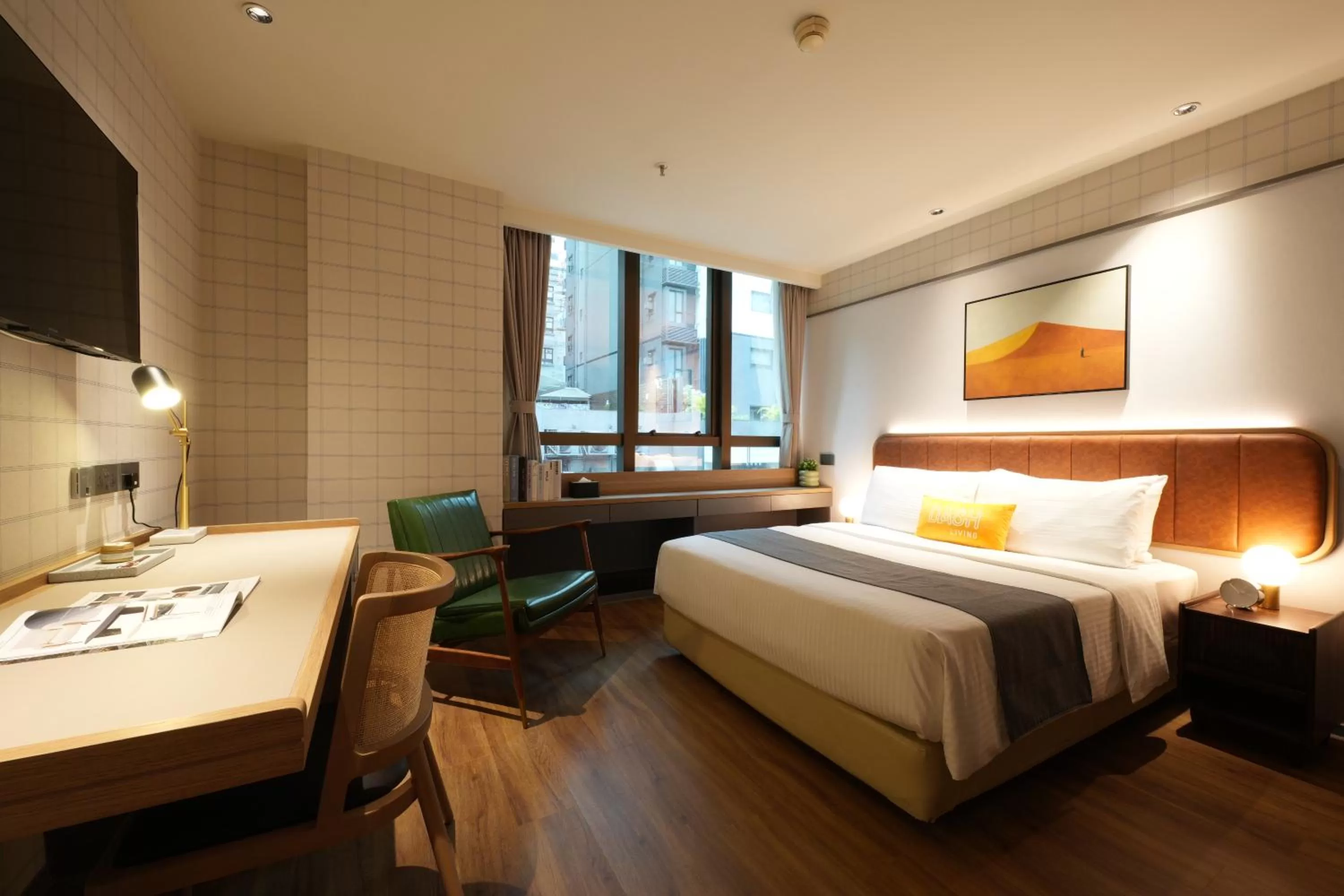 Dash Living on Hollywood