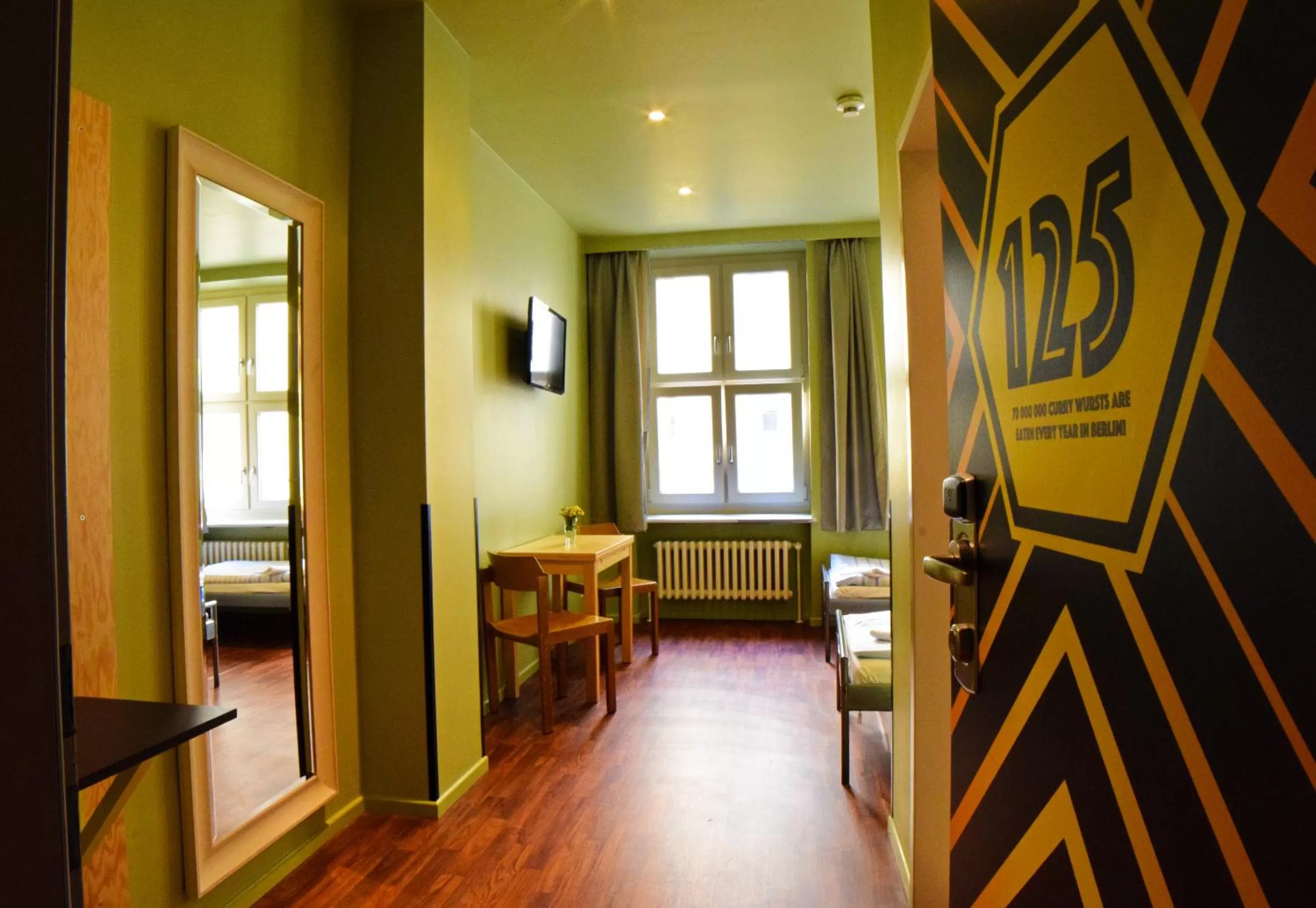 Twin Room with Bathroom in Amstel House Hostel