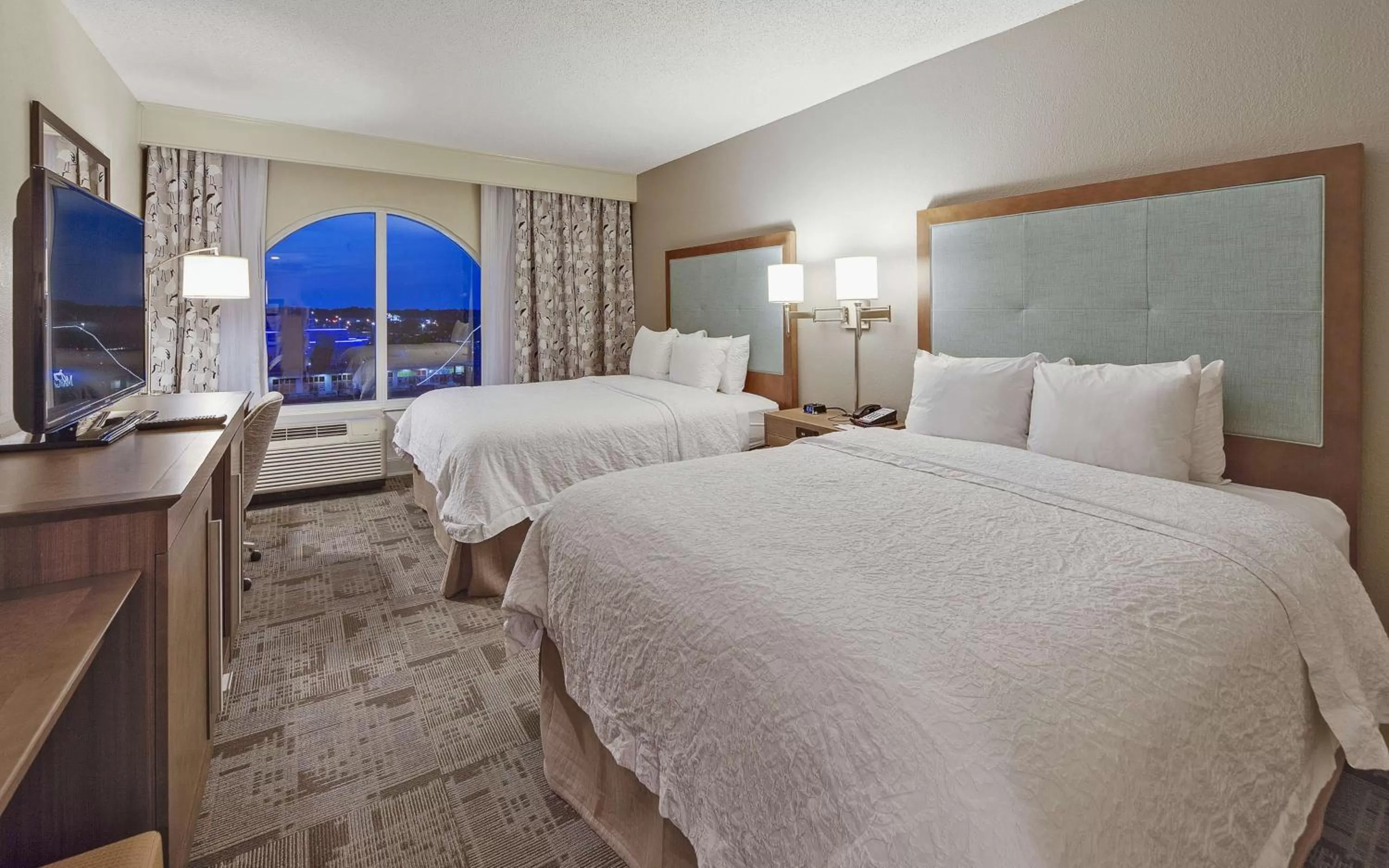 Queen Room with Two Queen Beds and Lake View - Non-Smoking in Hampton Inn Myrtle Beach Broadway at the Beach