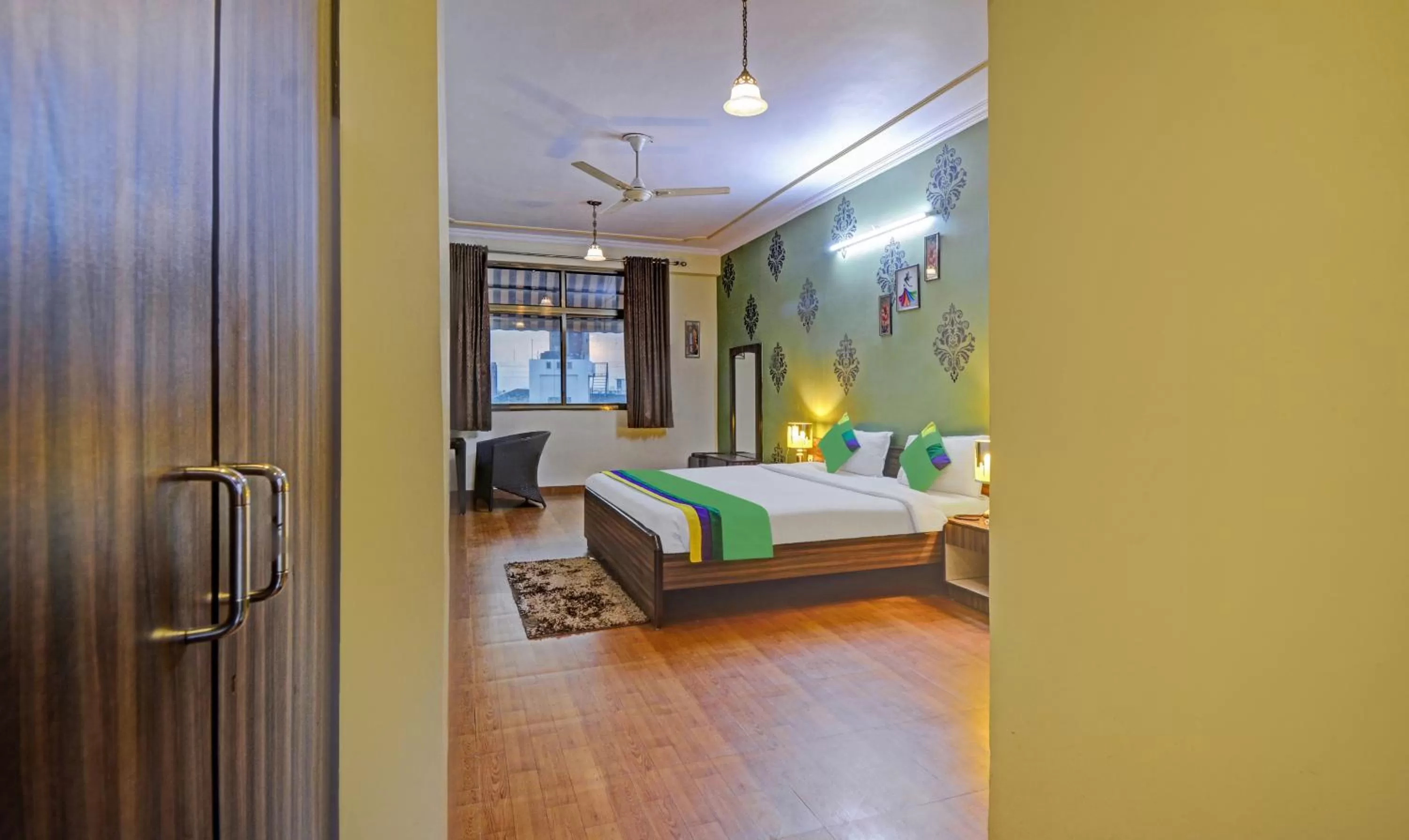 Deluxe Double Room - single occupancy in Treebo New Rockwell Vivek Vihar