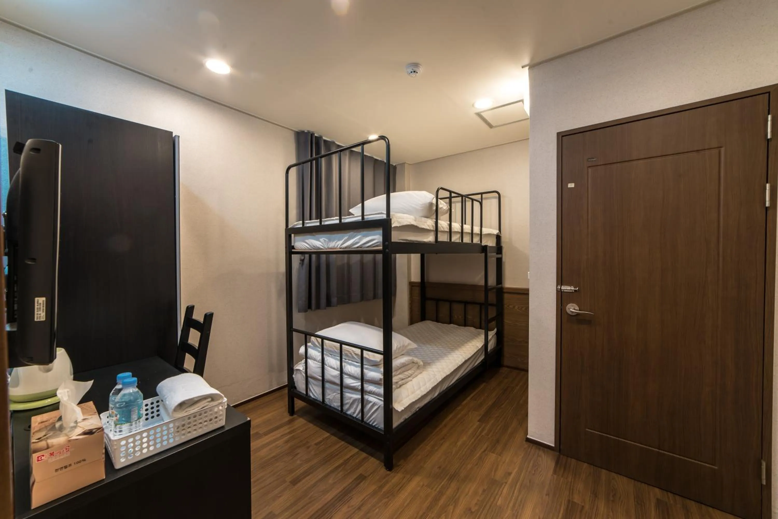 Bunk Bed Twin Room in Soosong Guesthouse Gwanghwamun Myeongdon g