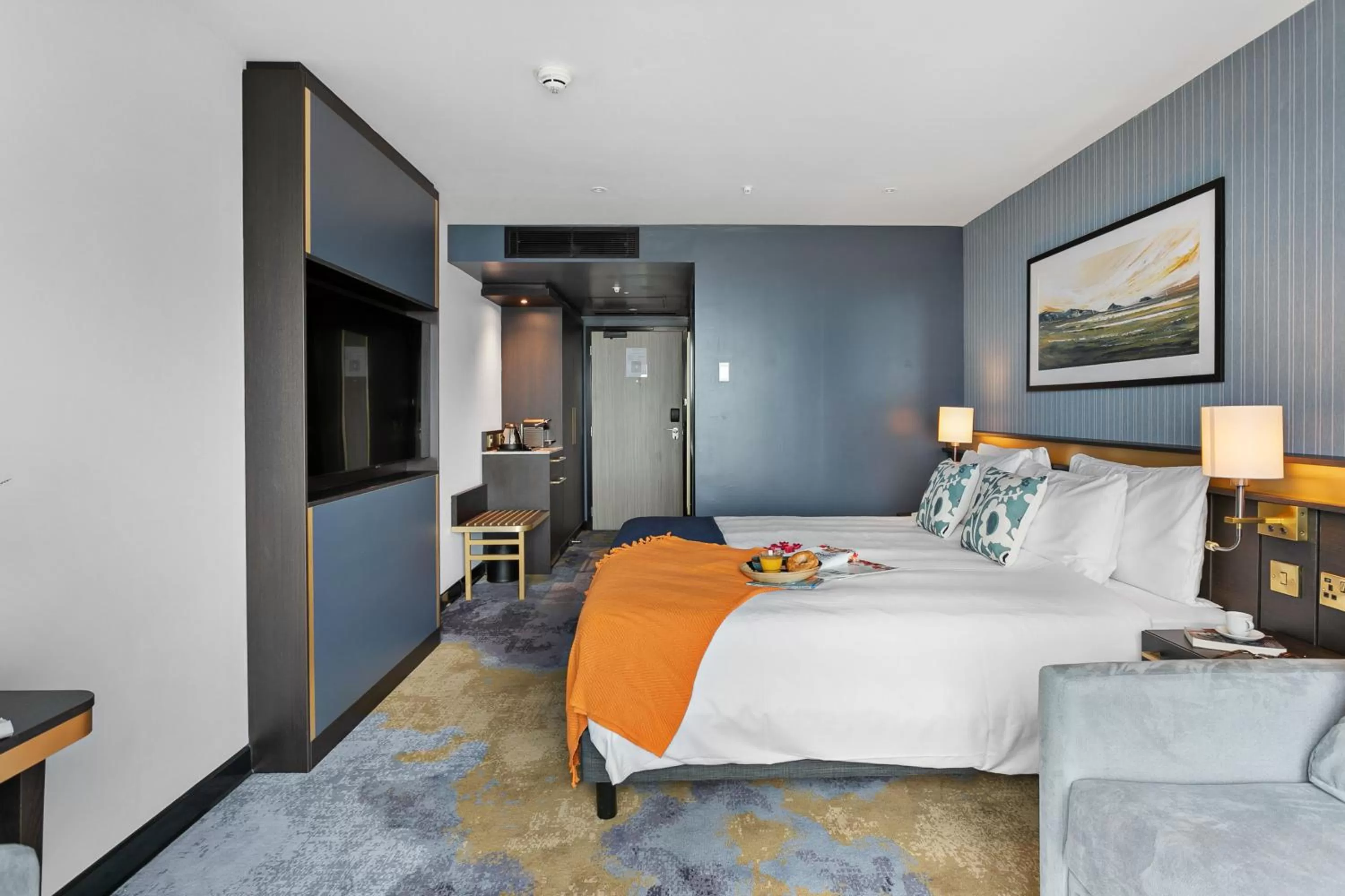 Deluxe Privilege Room with One Double Bed and Sofa Bed in Mercure Paignton Hotel