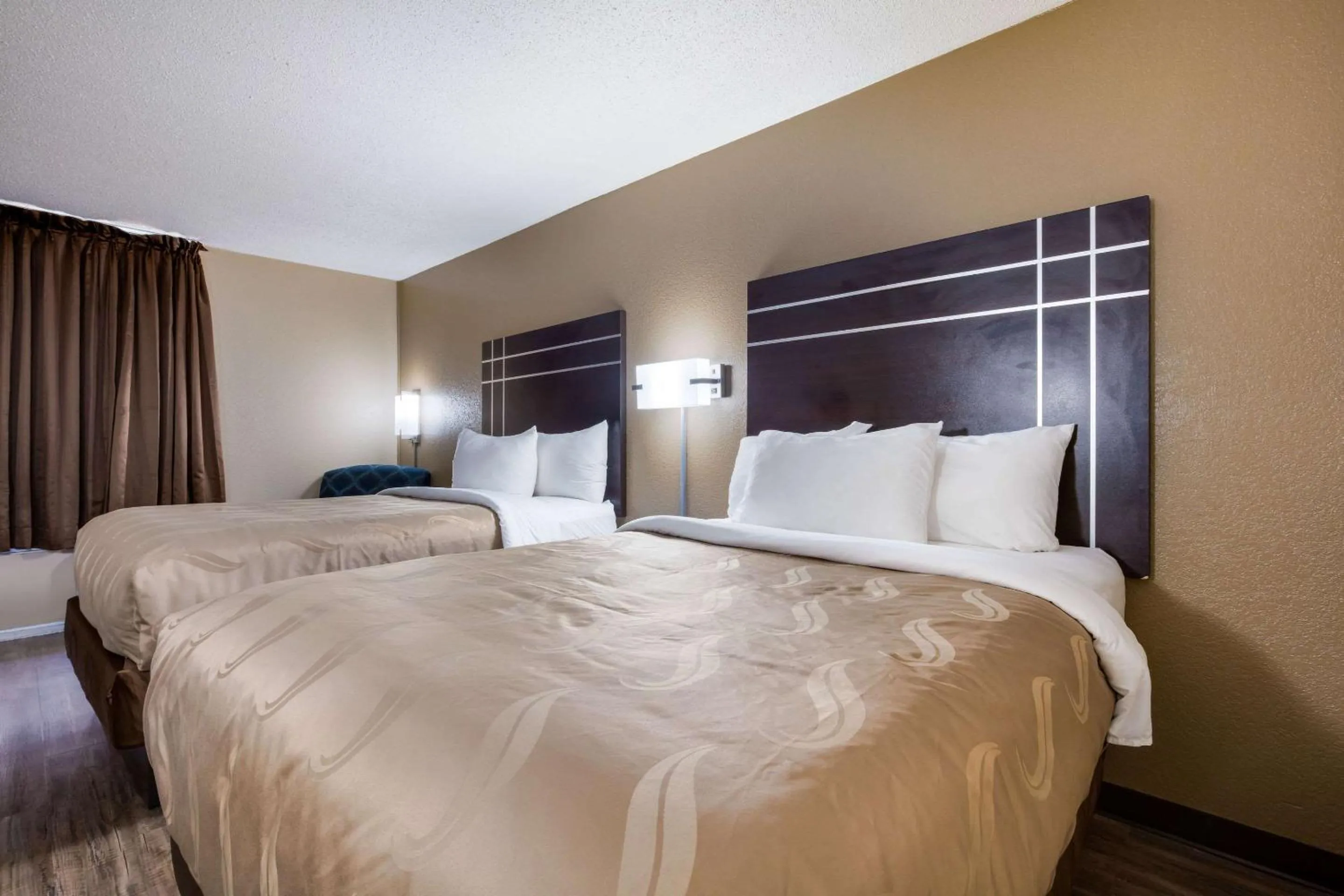 Double Room with Two Double Beds - Smoking in Quality Inn