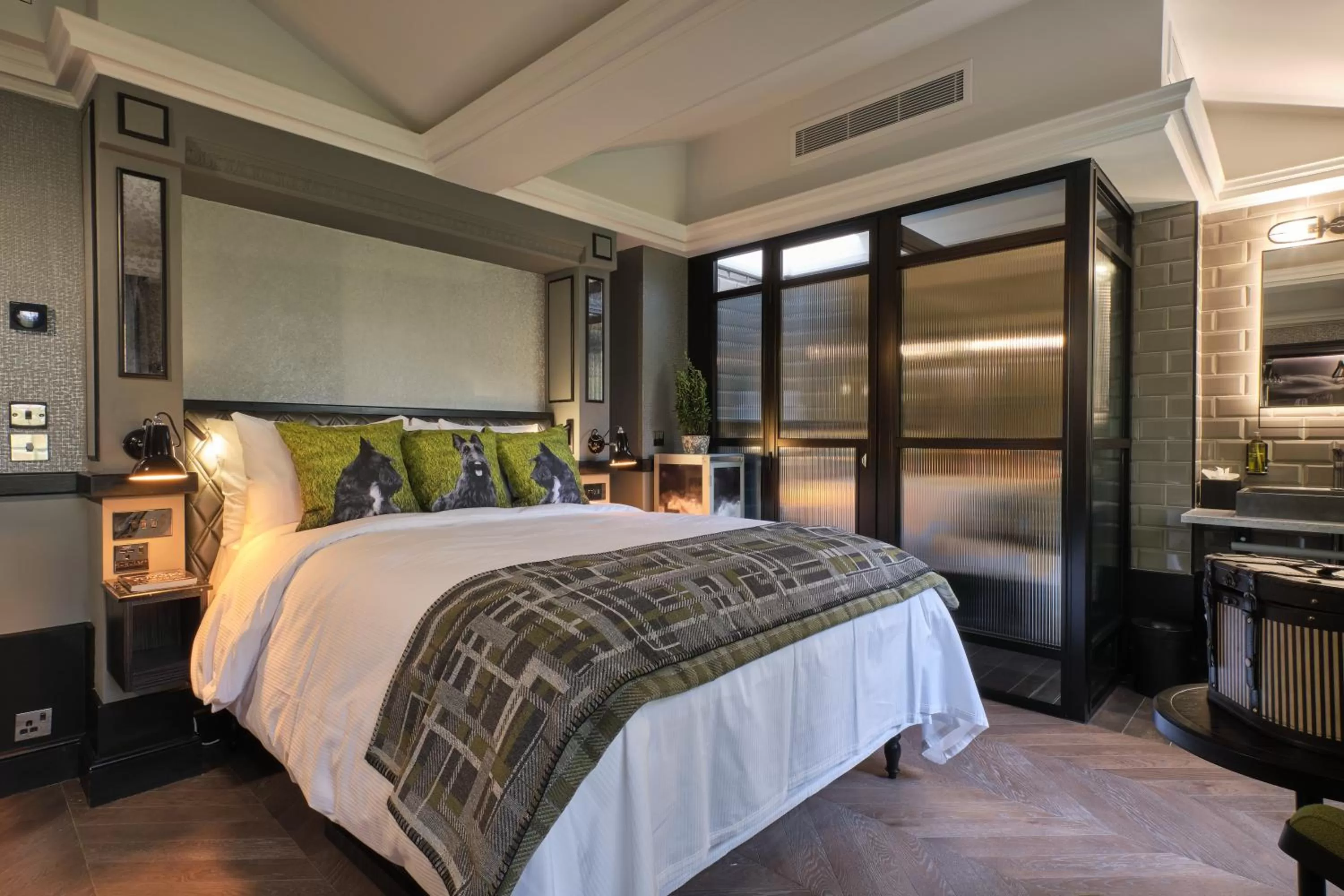 Large King in The Gyle - London St Pancras