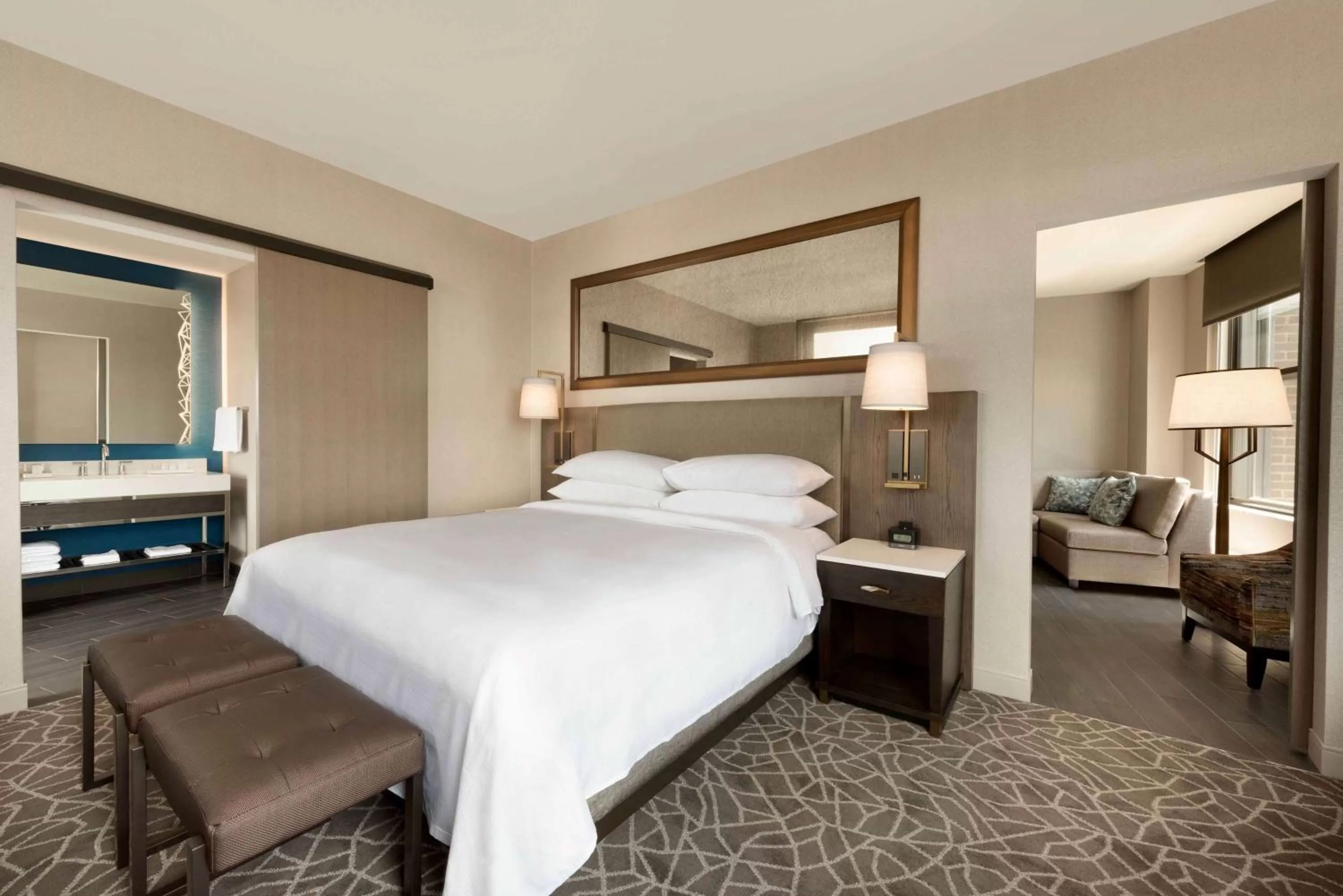 King Corner Suite in Embassy Suites By Hilton Minneapolis Downtown Hotel