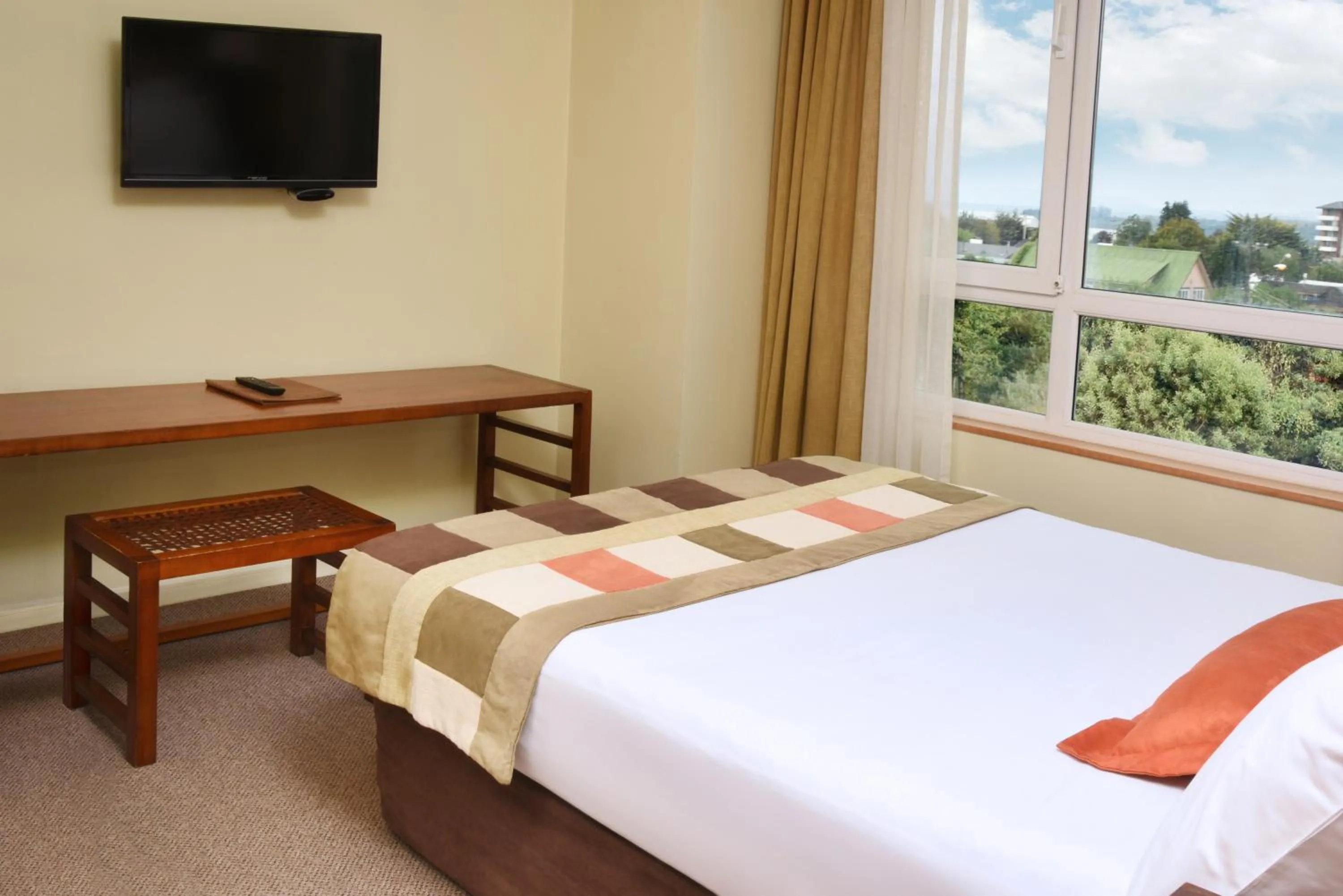 Standard Queen Room in Solace Hotel Puerto Varas