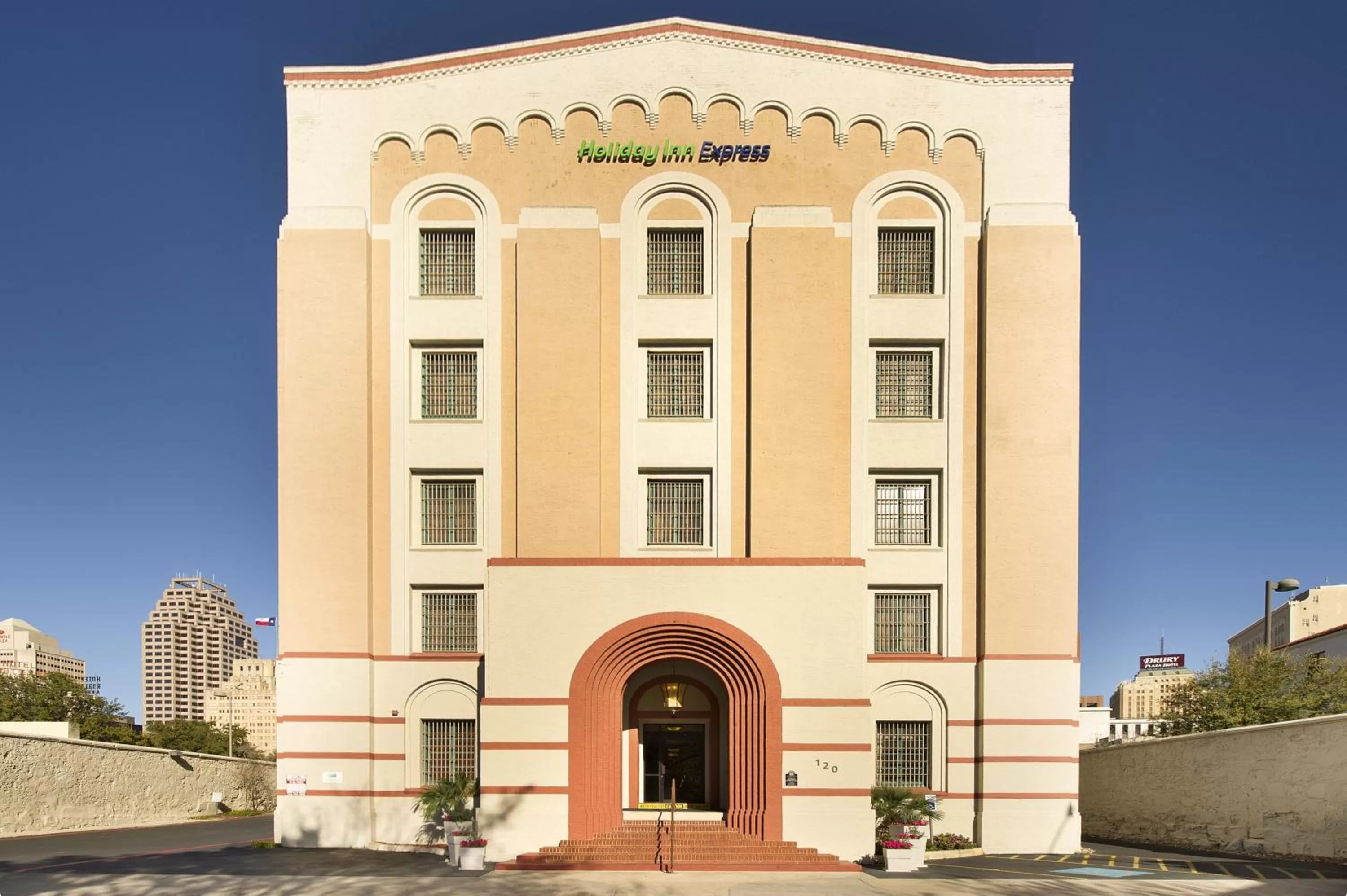 Holiday Inn Express San Antonio North Riverwalk Area by IHG