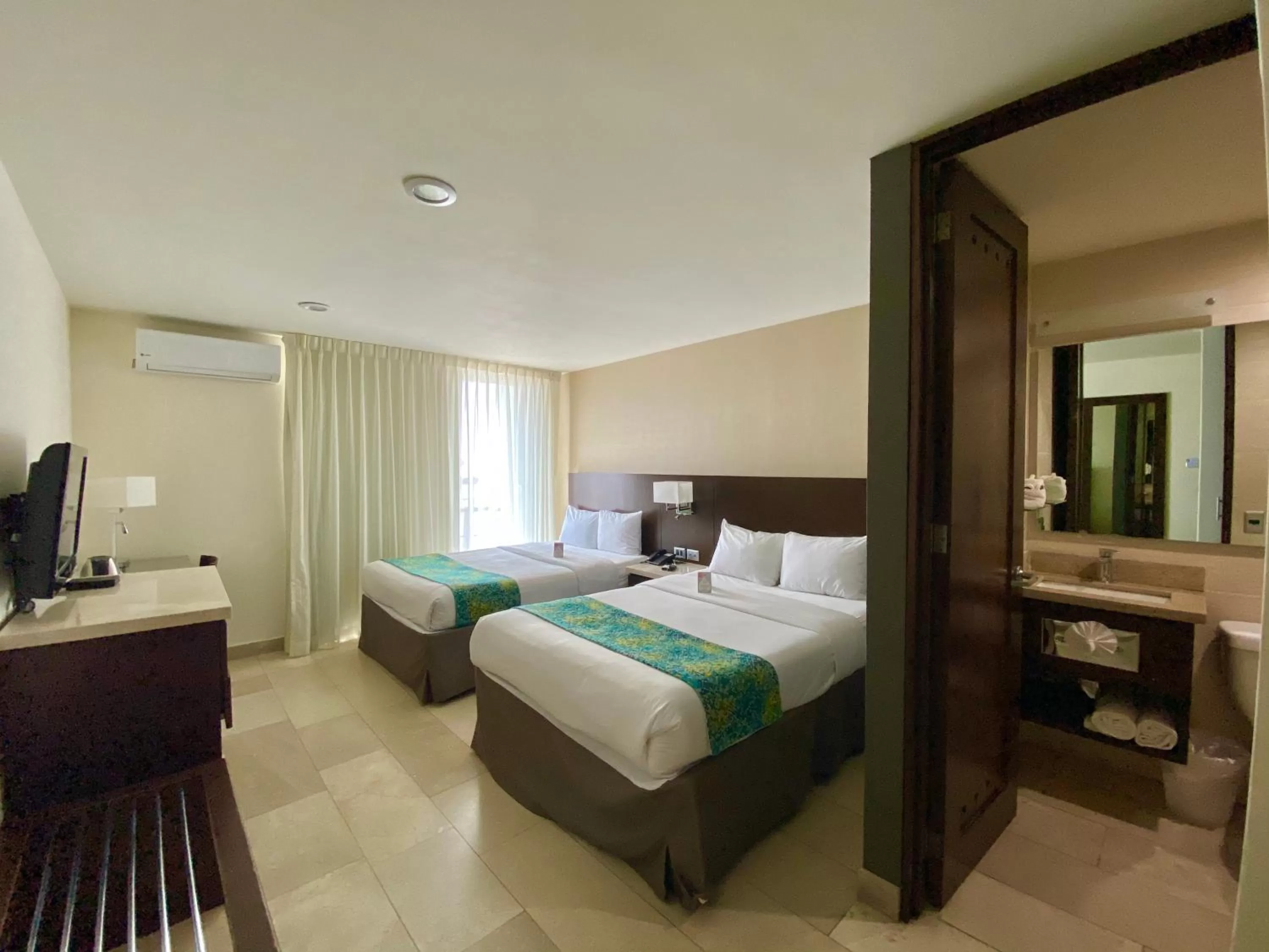 Standard Double Room in Seven Crown La Paz Malecon