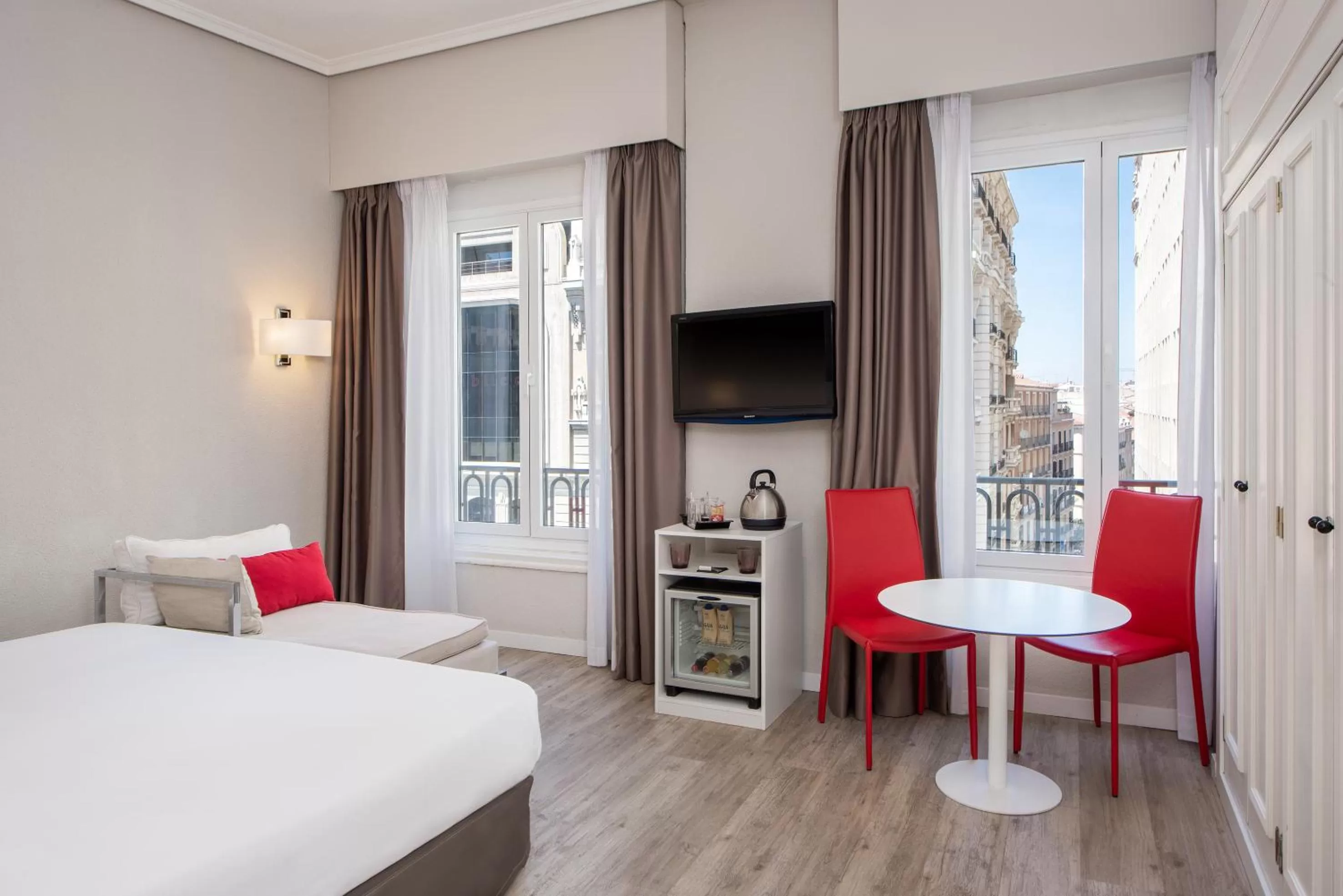 Superior Double with City View in Hotel Madrid Gran Via 25, Affiliated by Meliá