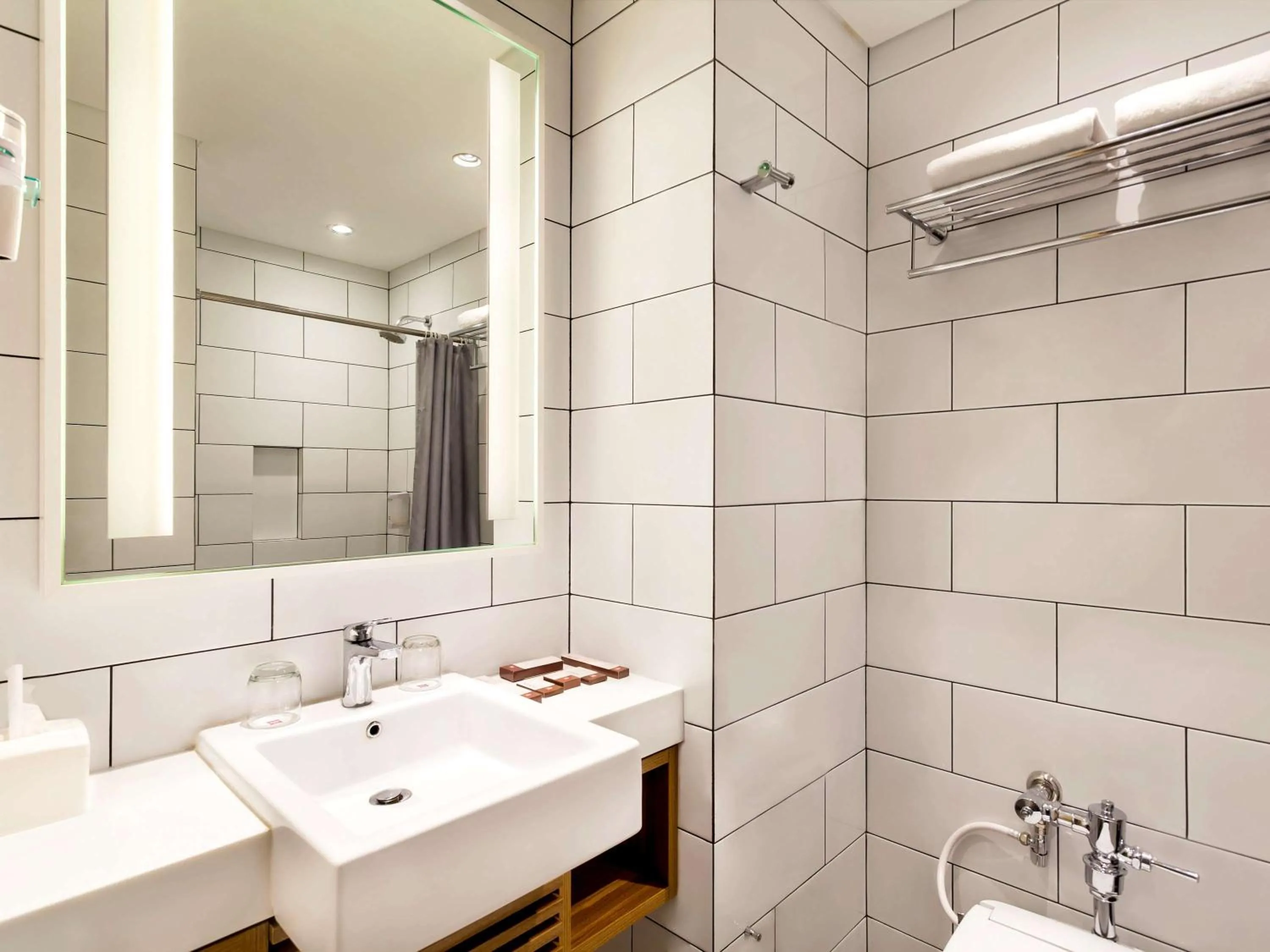 Standard Twin Room in Ibis Jakarta Arcadia