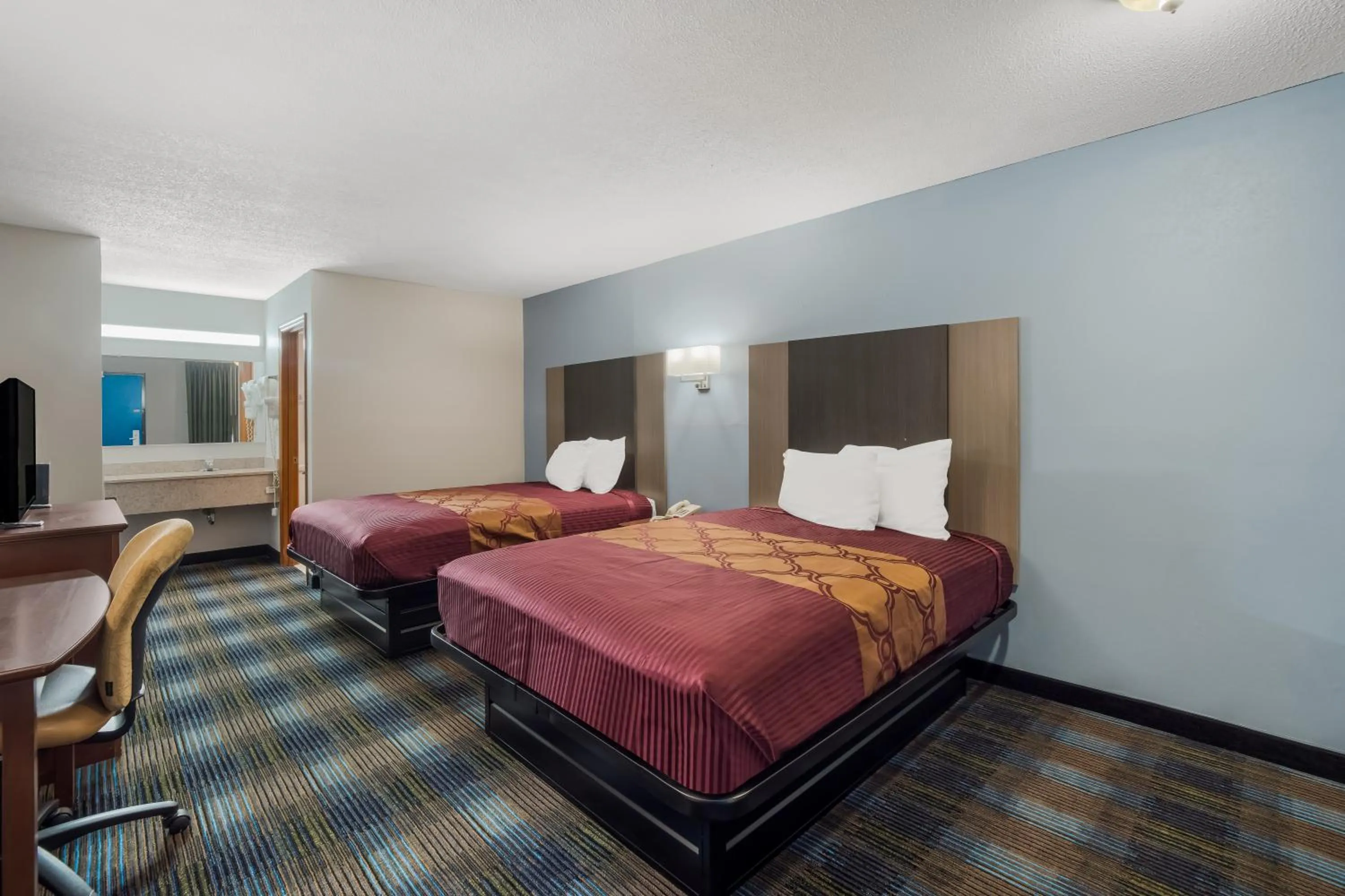 Queen Room with Two Queen Beds - Smoking in Rodeway Inn Augusta West - Fort Gordon