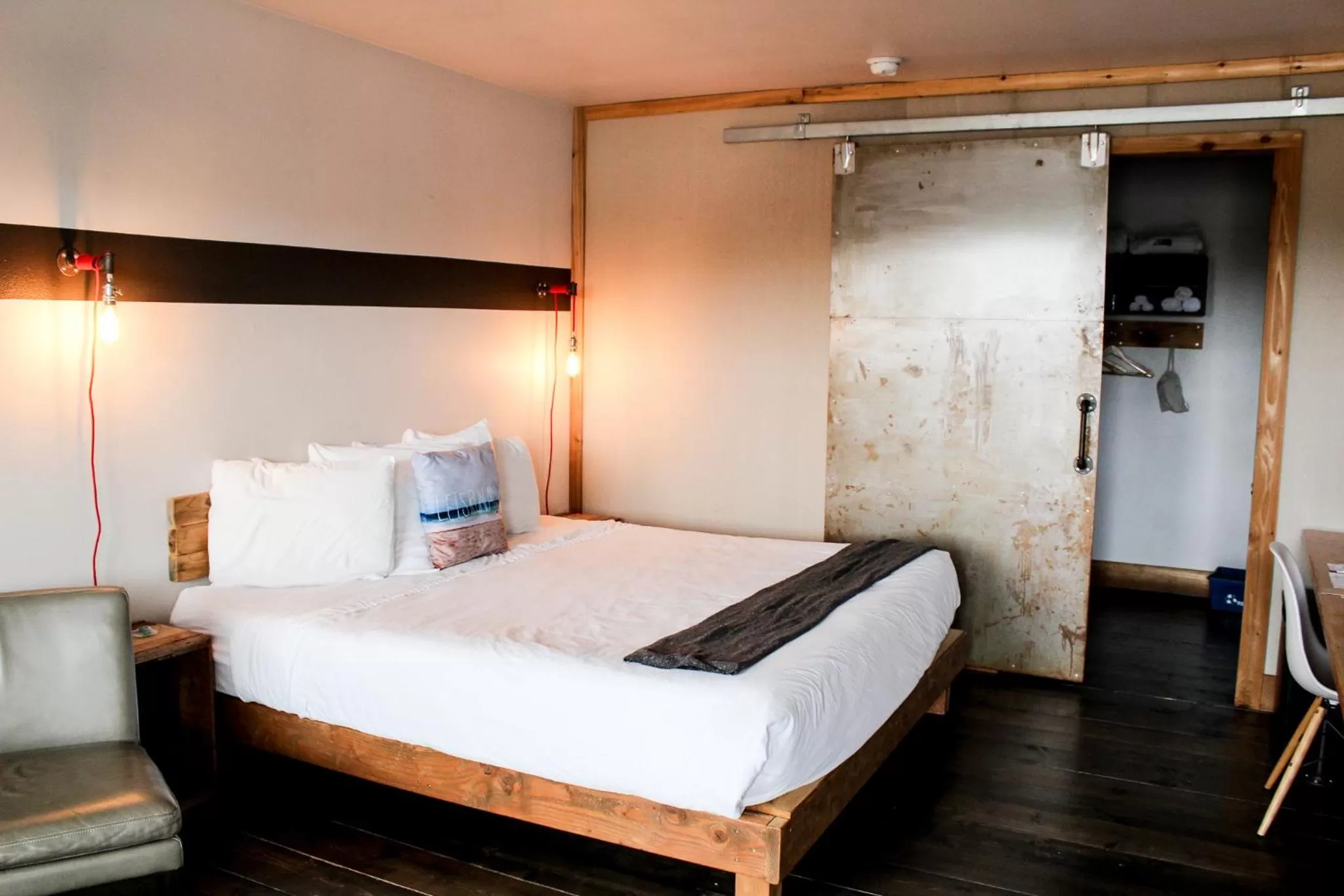 Deluxe King Room in Ashore Hotel