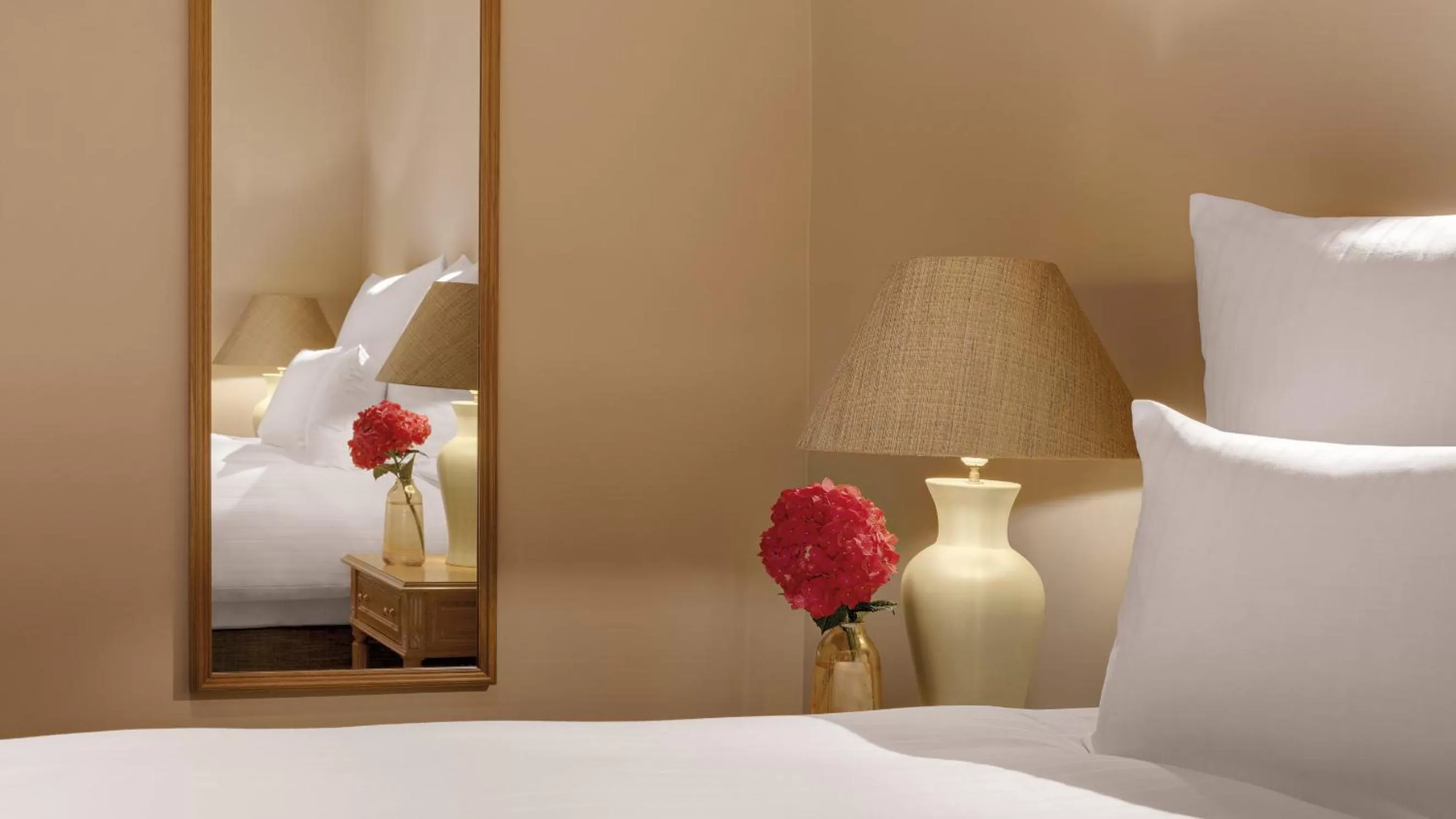 Deluxe Single Room in Excelsior by Geisel