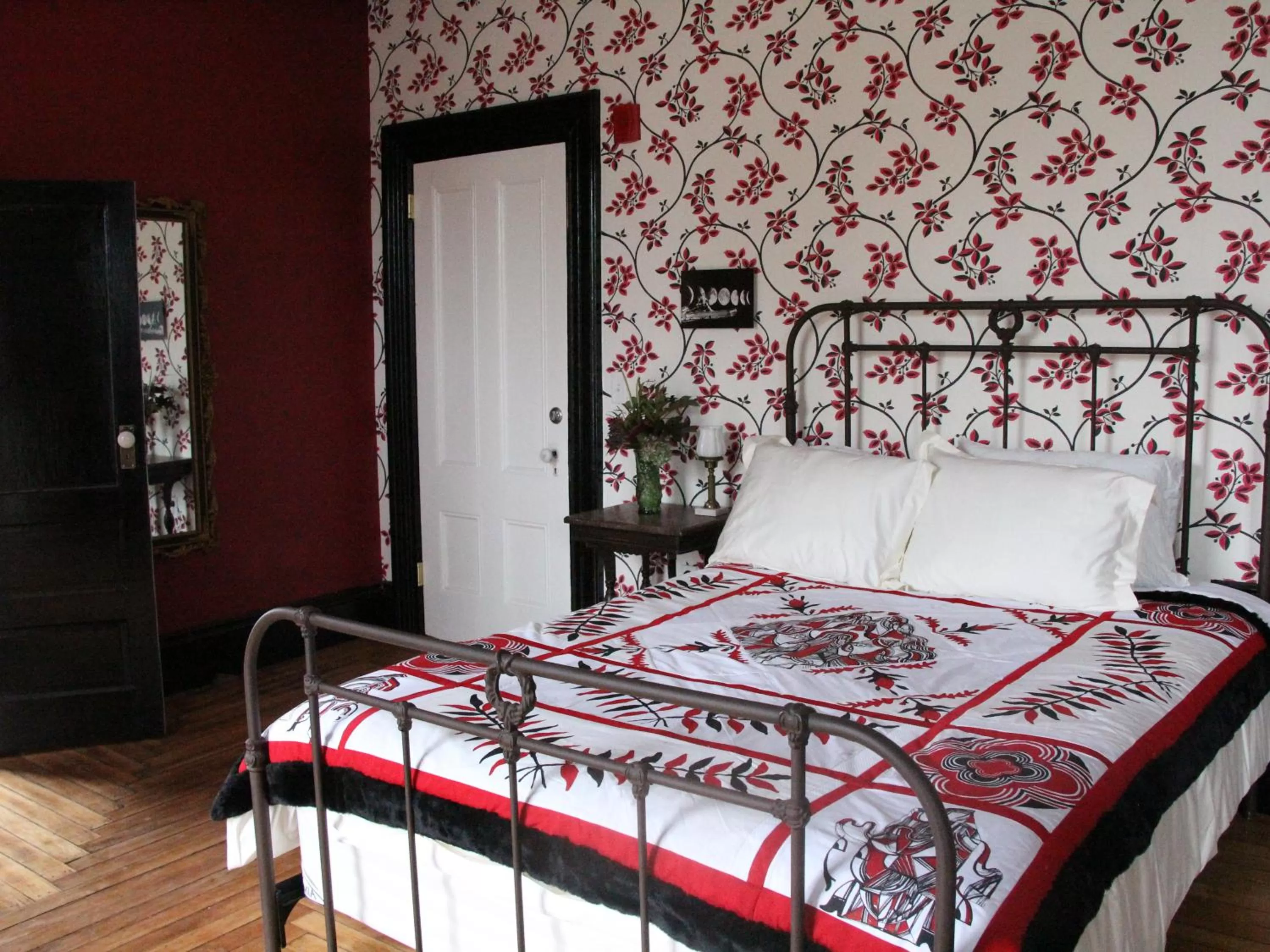 Deluxe Double Room in The Wedding Cake House