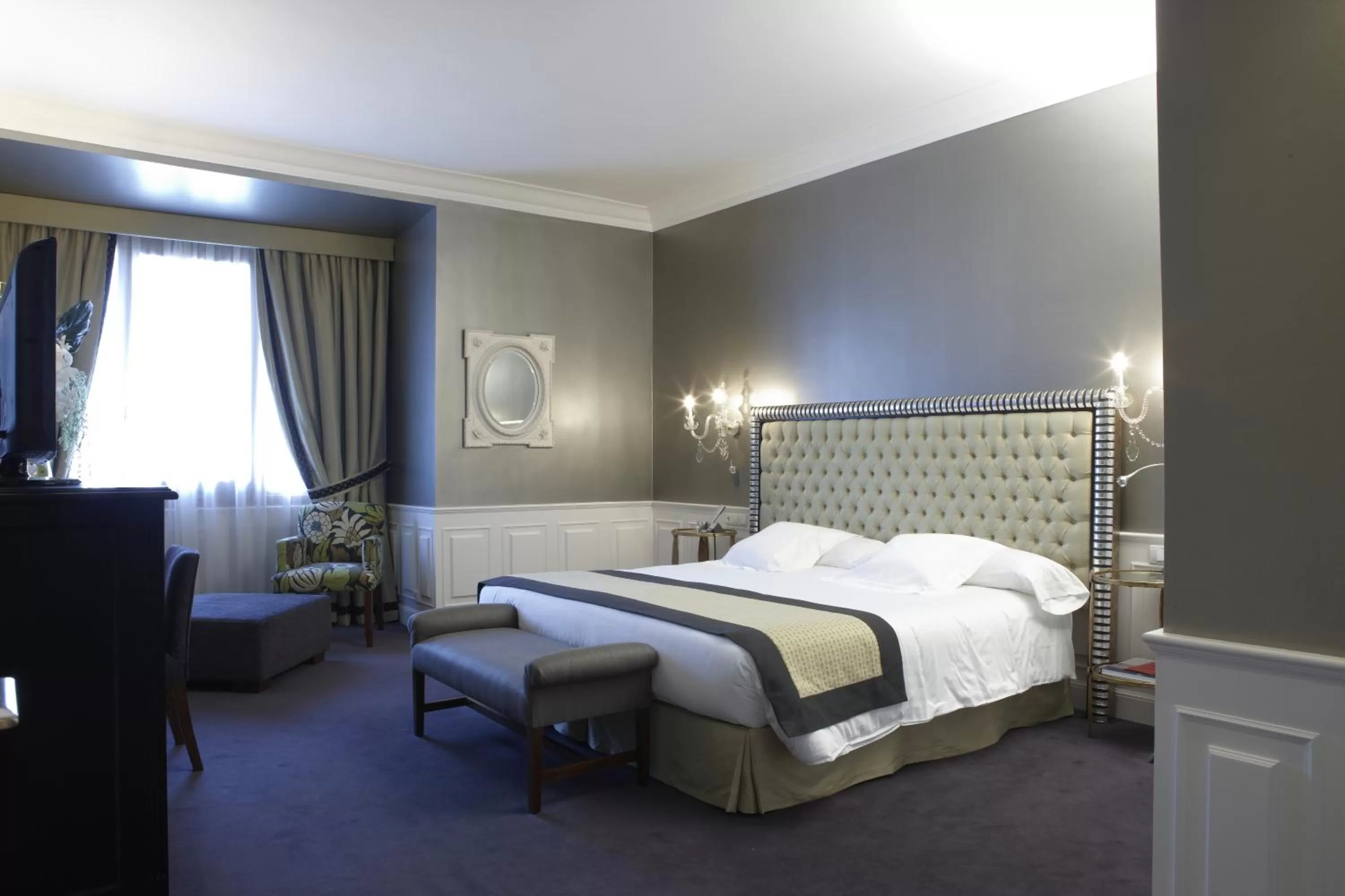 Junior Suite - single occupancy in Hotel Carlton