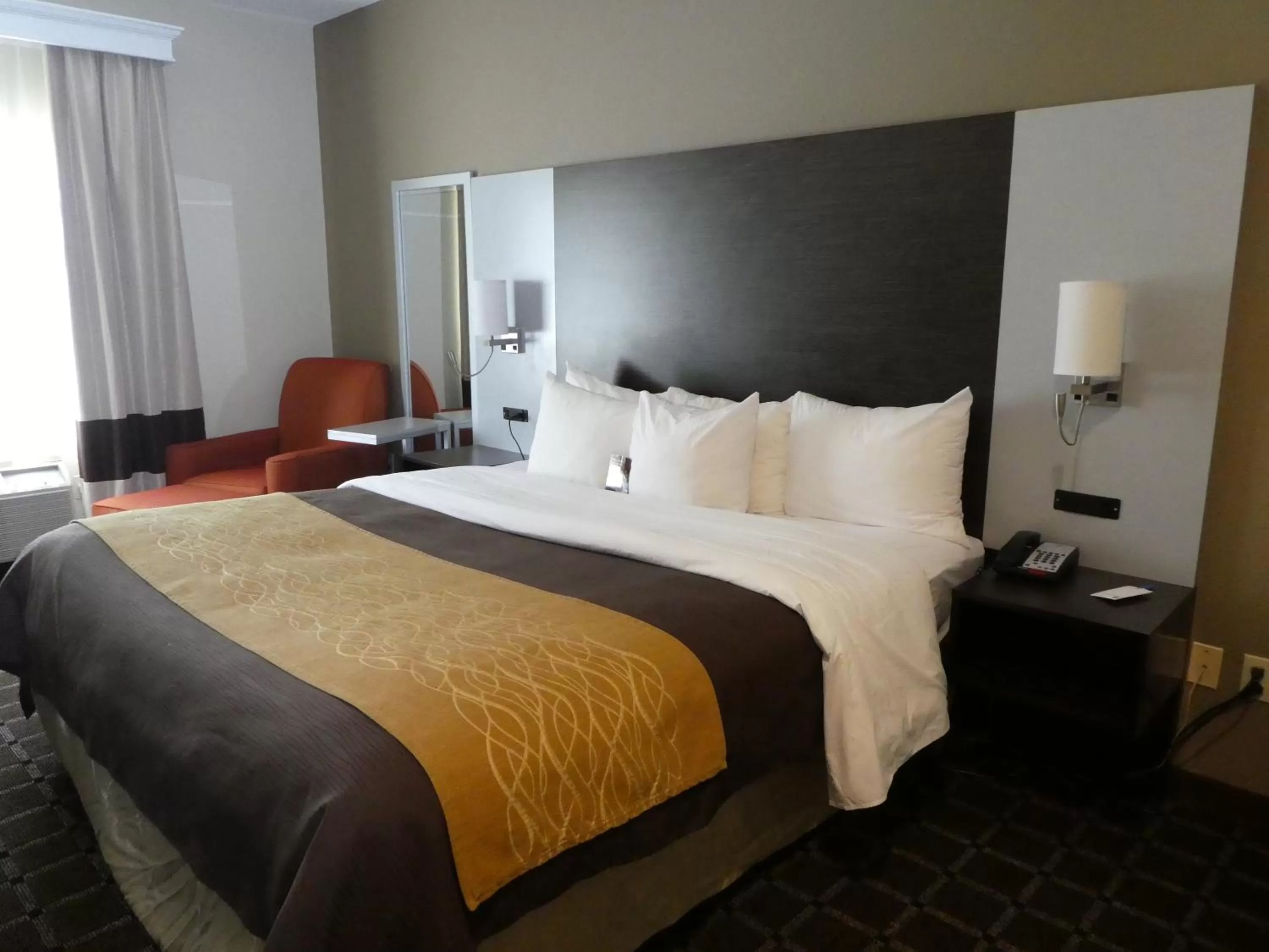 King Room - Non-Smoking in Comfort Inn Watsonville