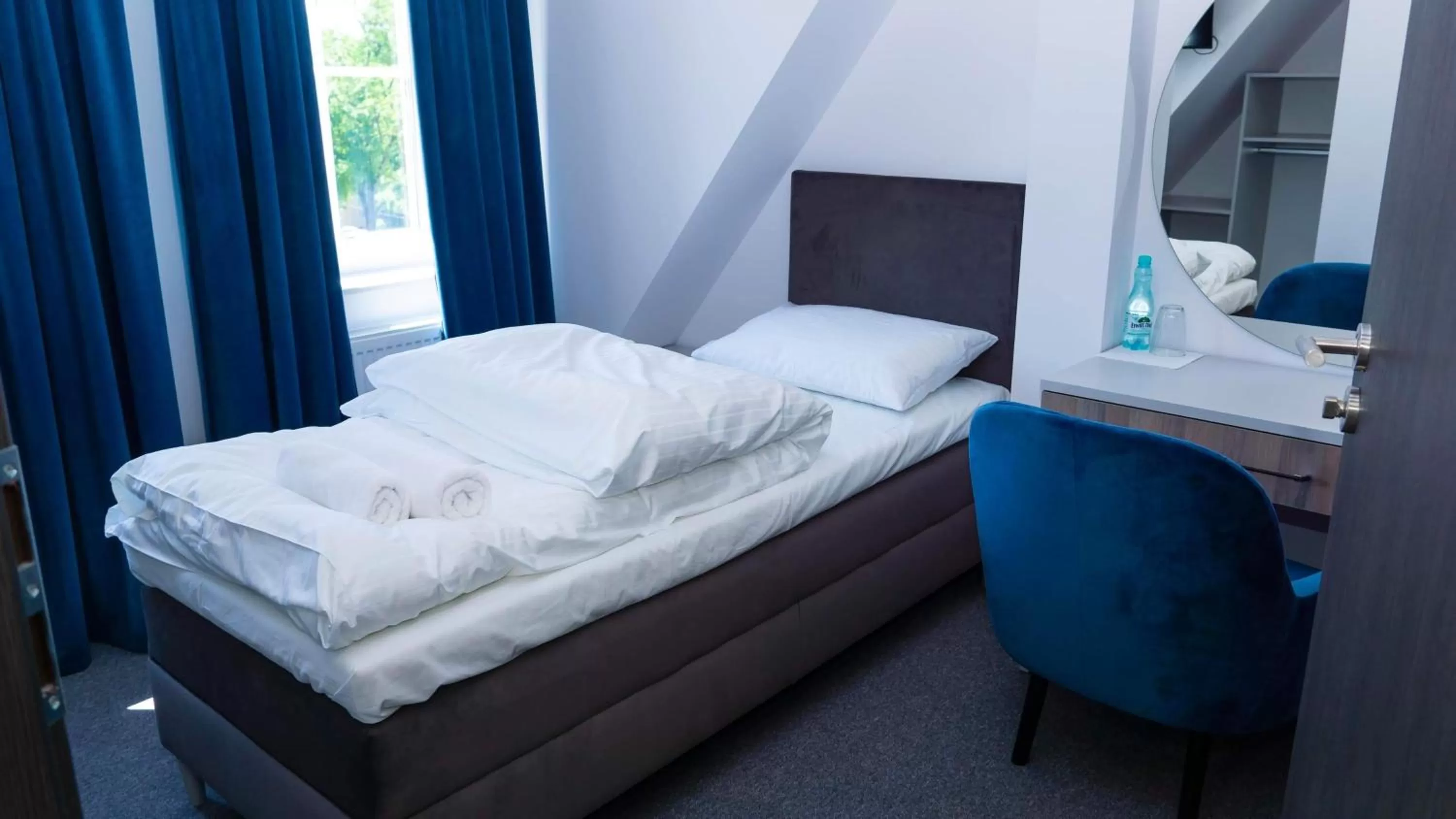 Single Room with Bathroom in Bon Żur