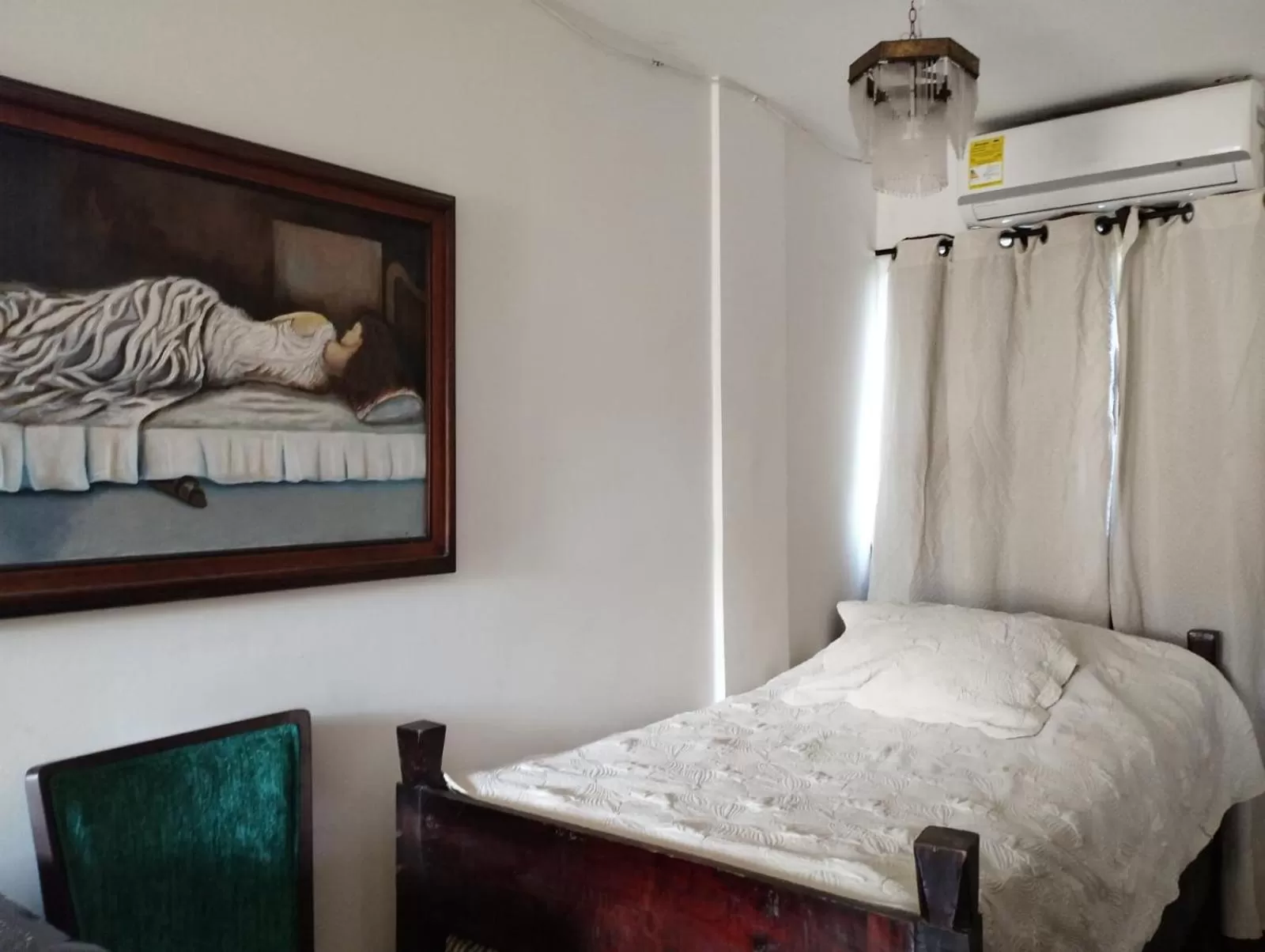 Triple Room with Private Bathroom in Sunset Paradise