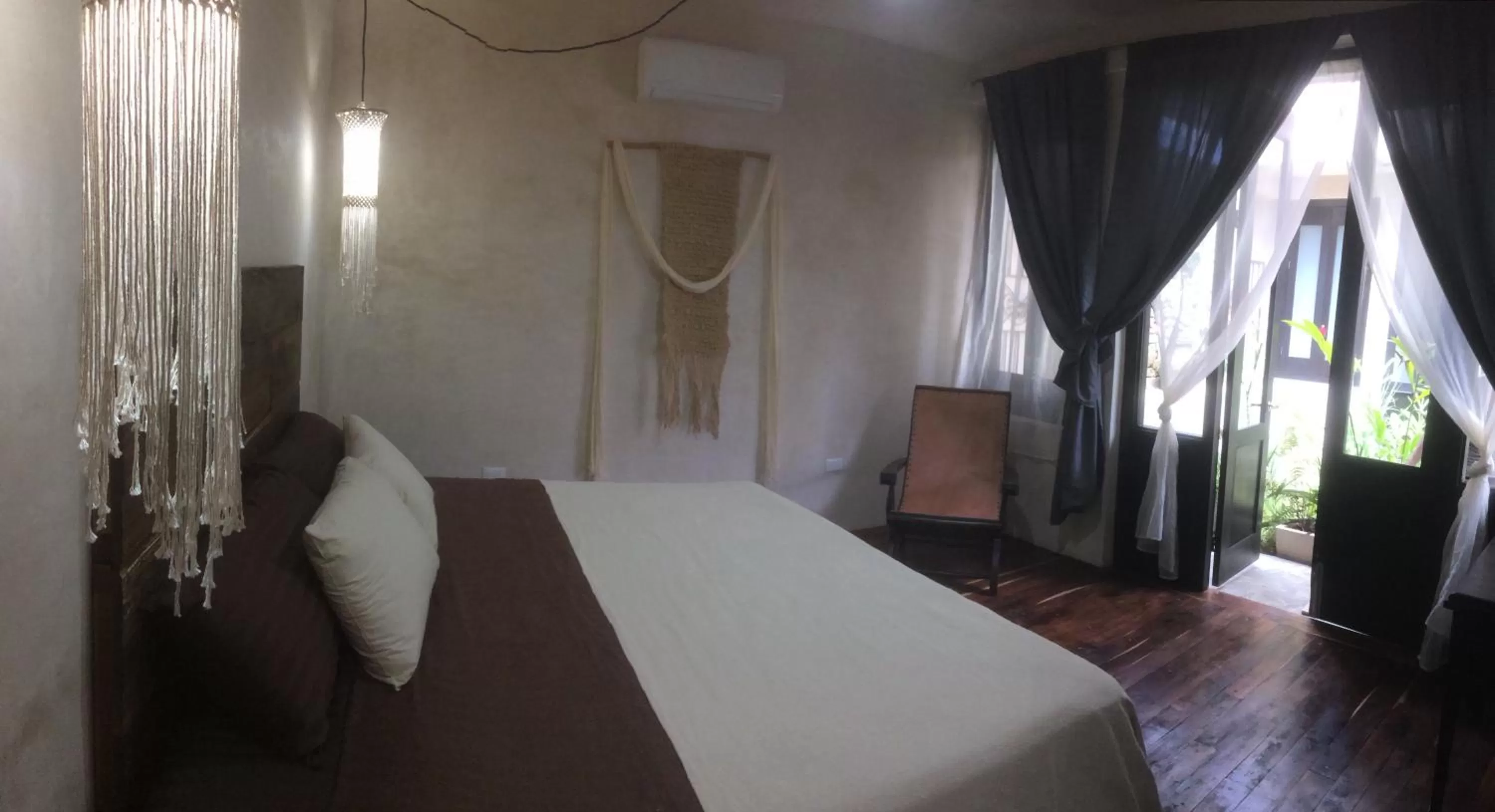 Deluxe King Room in La Flor Casa Boutique