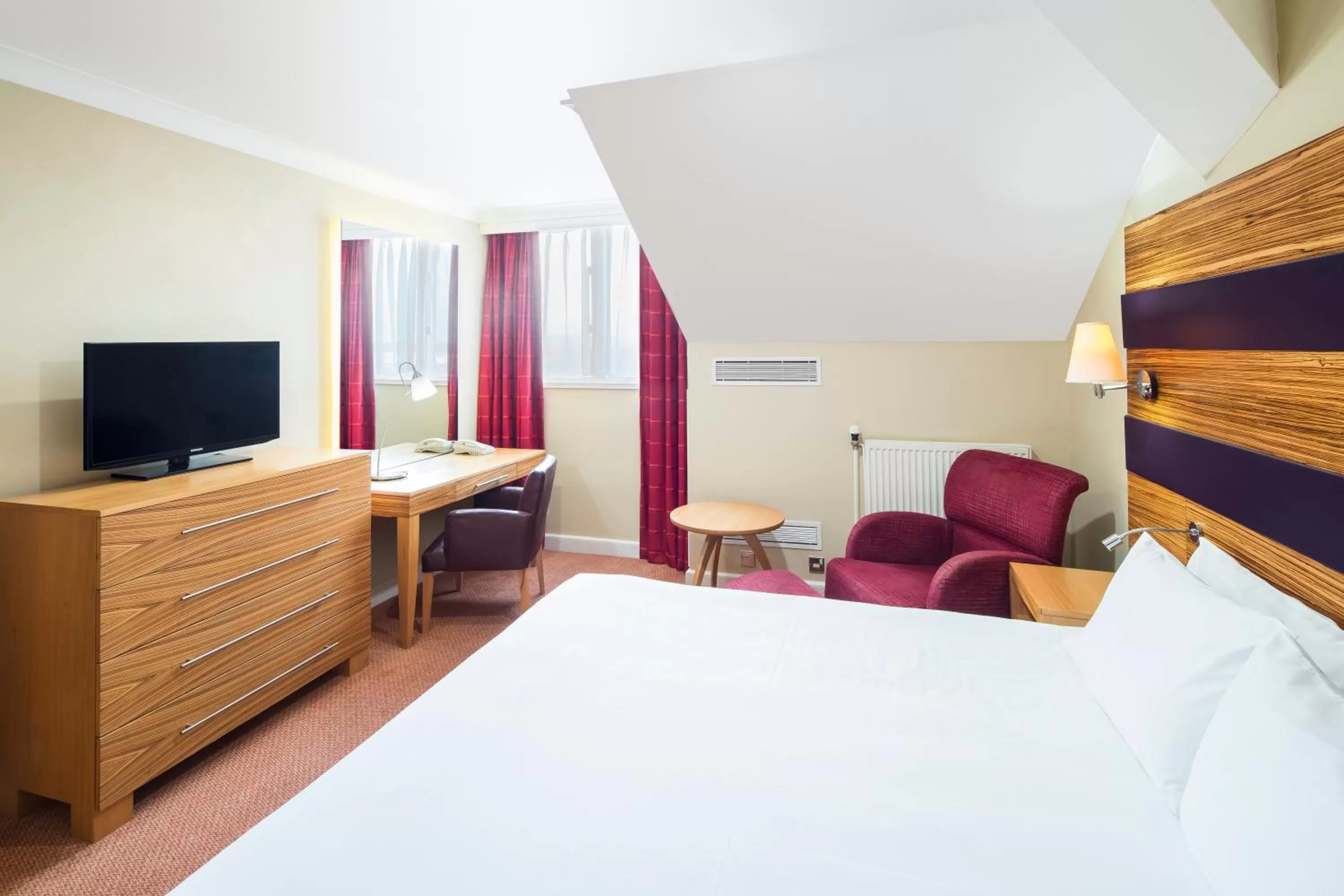 Premium Super King Room with View and Lounge Access in Crowne Plaza Chester by IHG