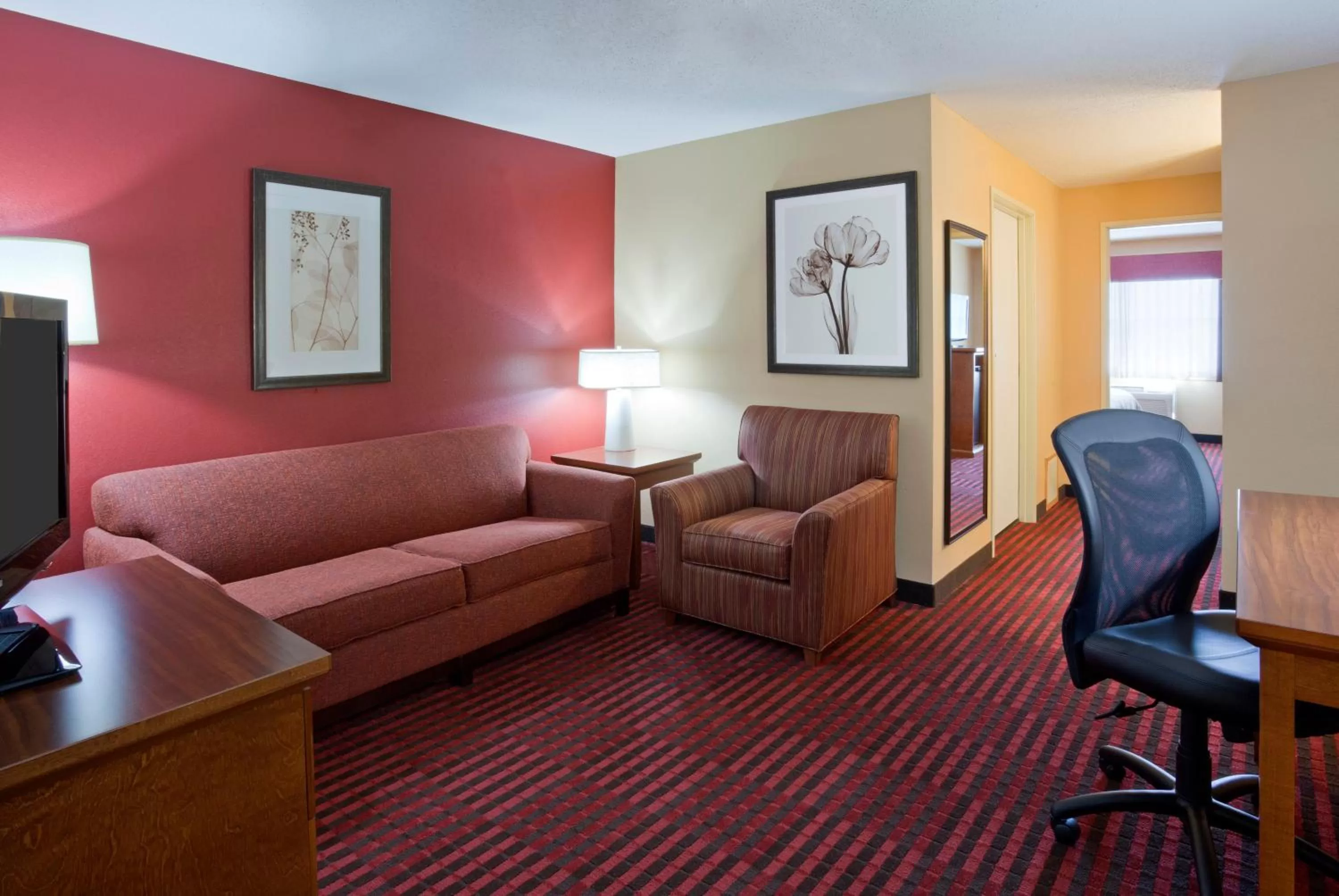 King Suite with Sofa Bed in Quality Inn & Suites Stillwater