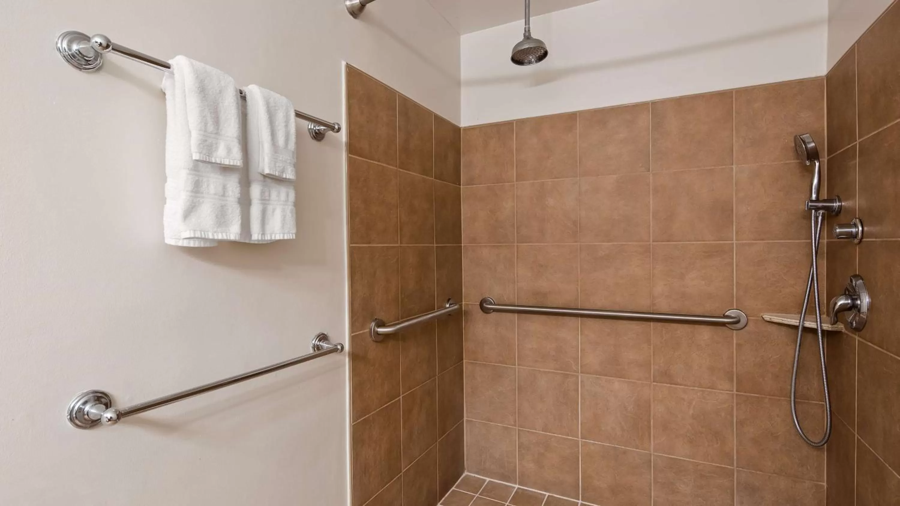Bathroom in Best Western Plus Coastline Inn