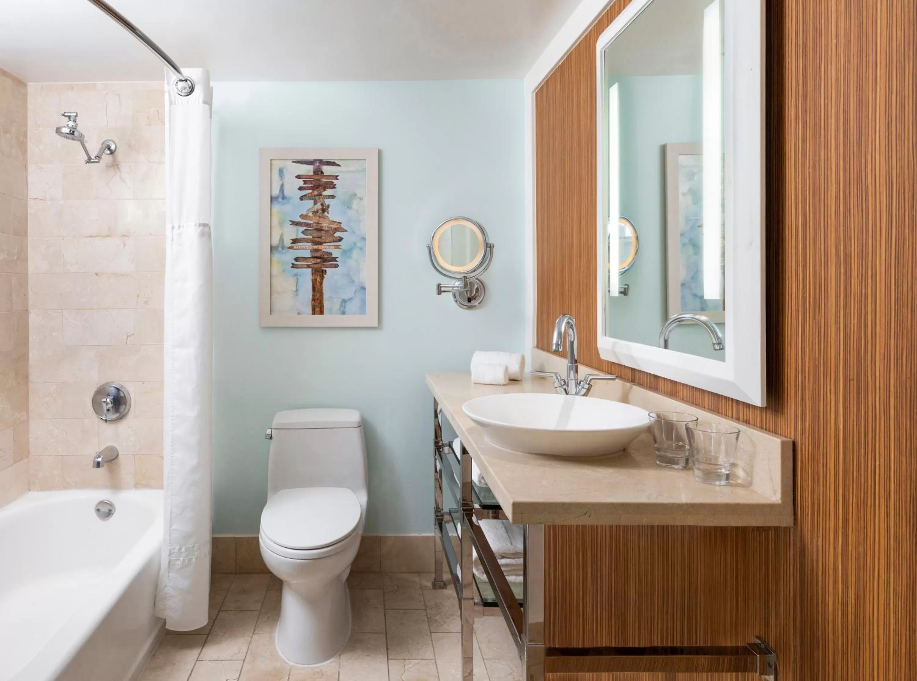 Deluxe Queen Room in Riviera Resort Palm Springs