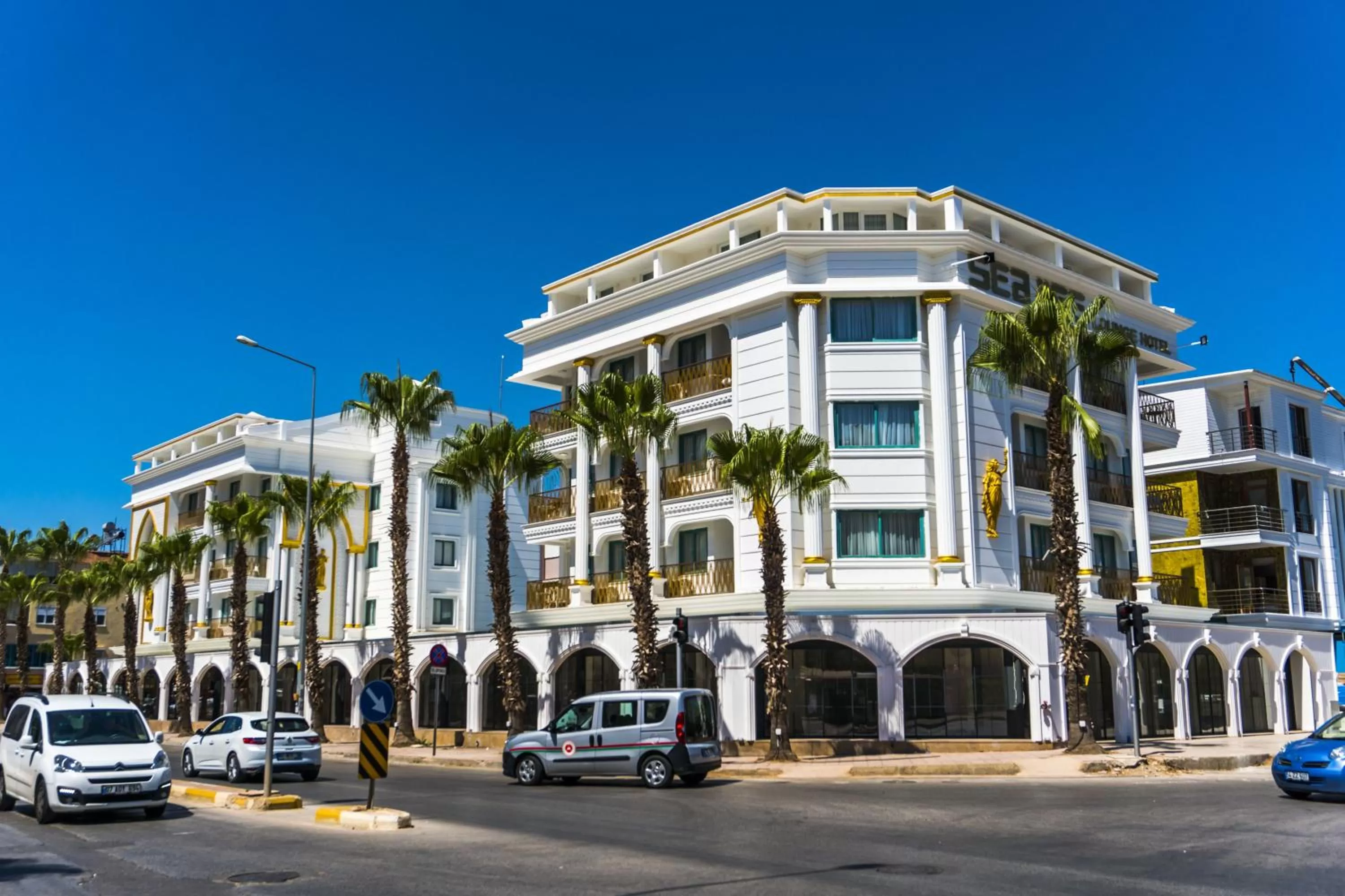 Sealife Lounge - Adult only