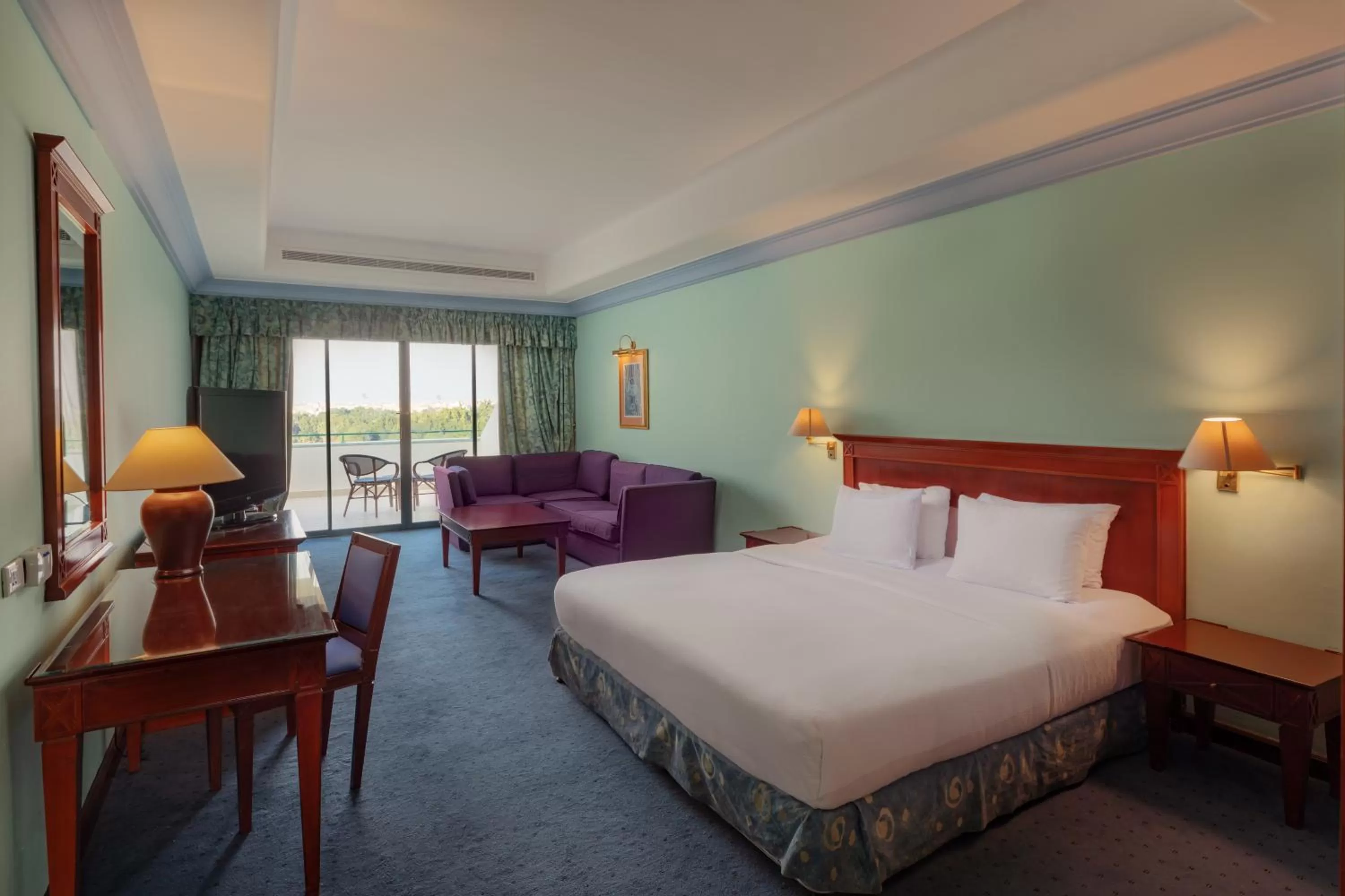 Executive King Room in Hilton Pyramids Golf