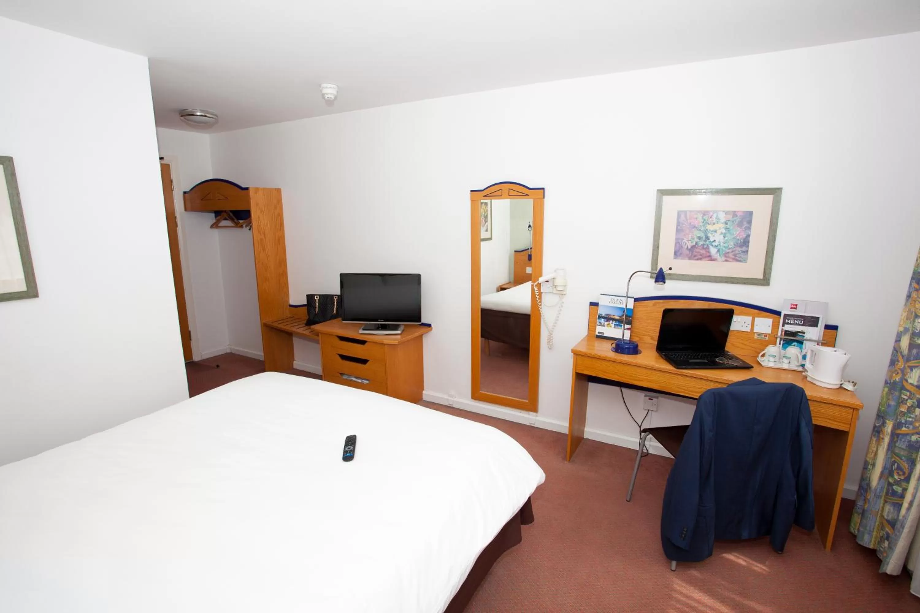 Double Room in ibis Cardiff Gate - International Business Park