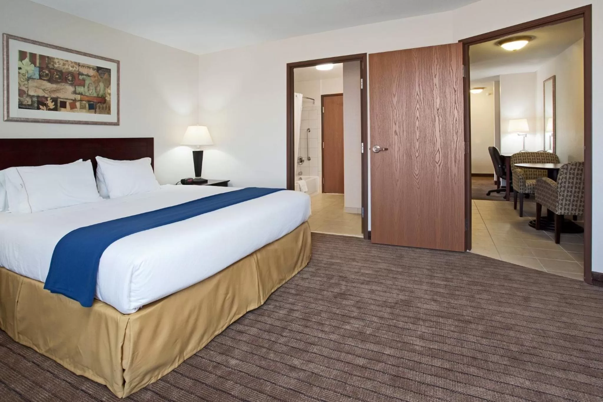 Executive King Room in Holiday Inn Express & Suites Buffalo, an IHG Hotel