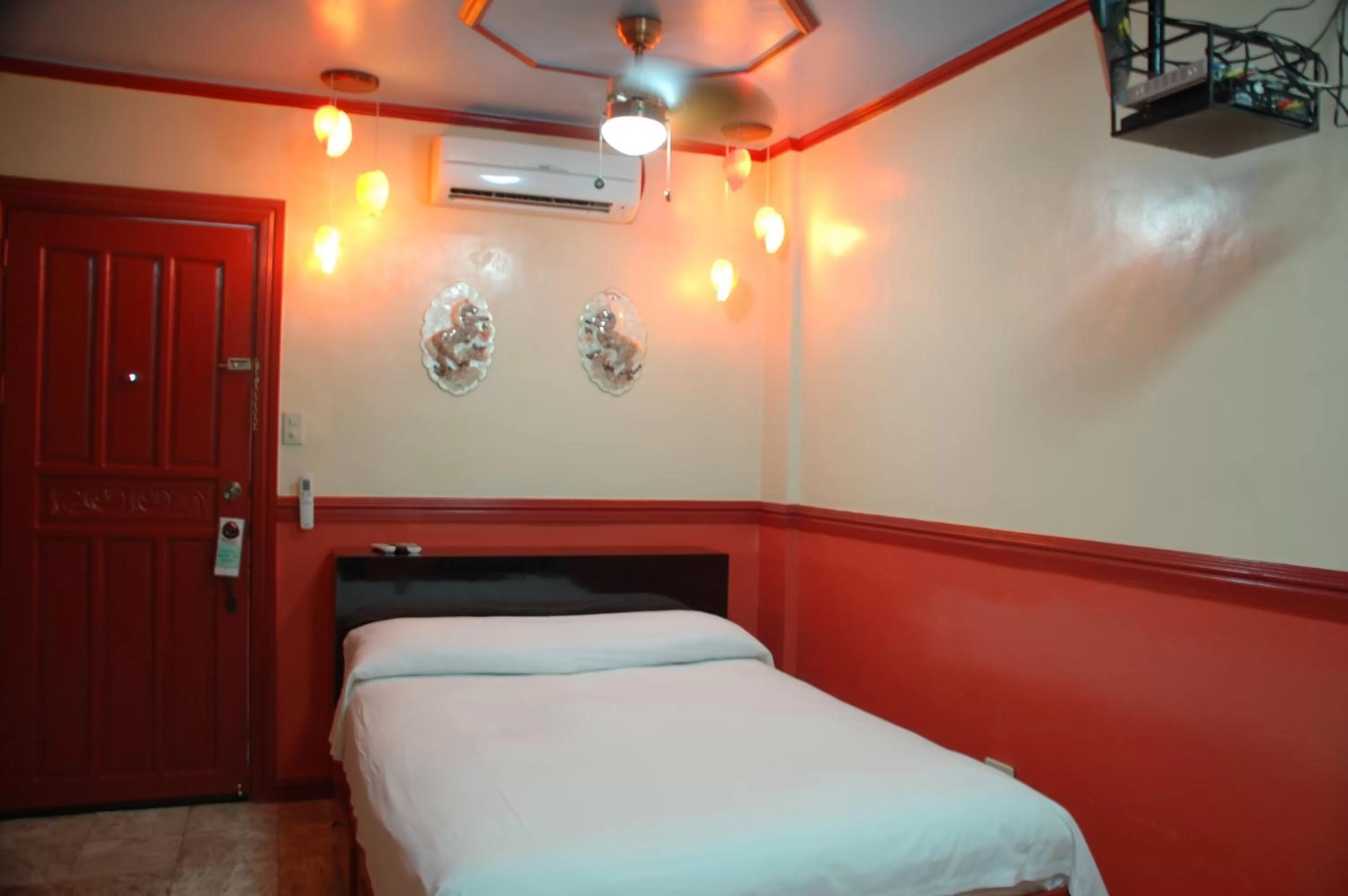 Poolside Room in Kokomos Hotel and Restaurant