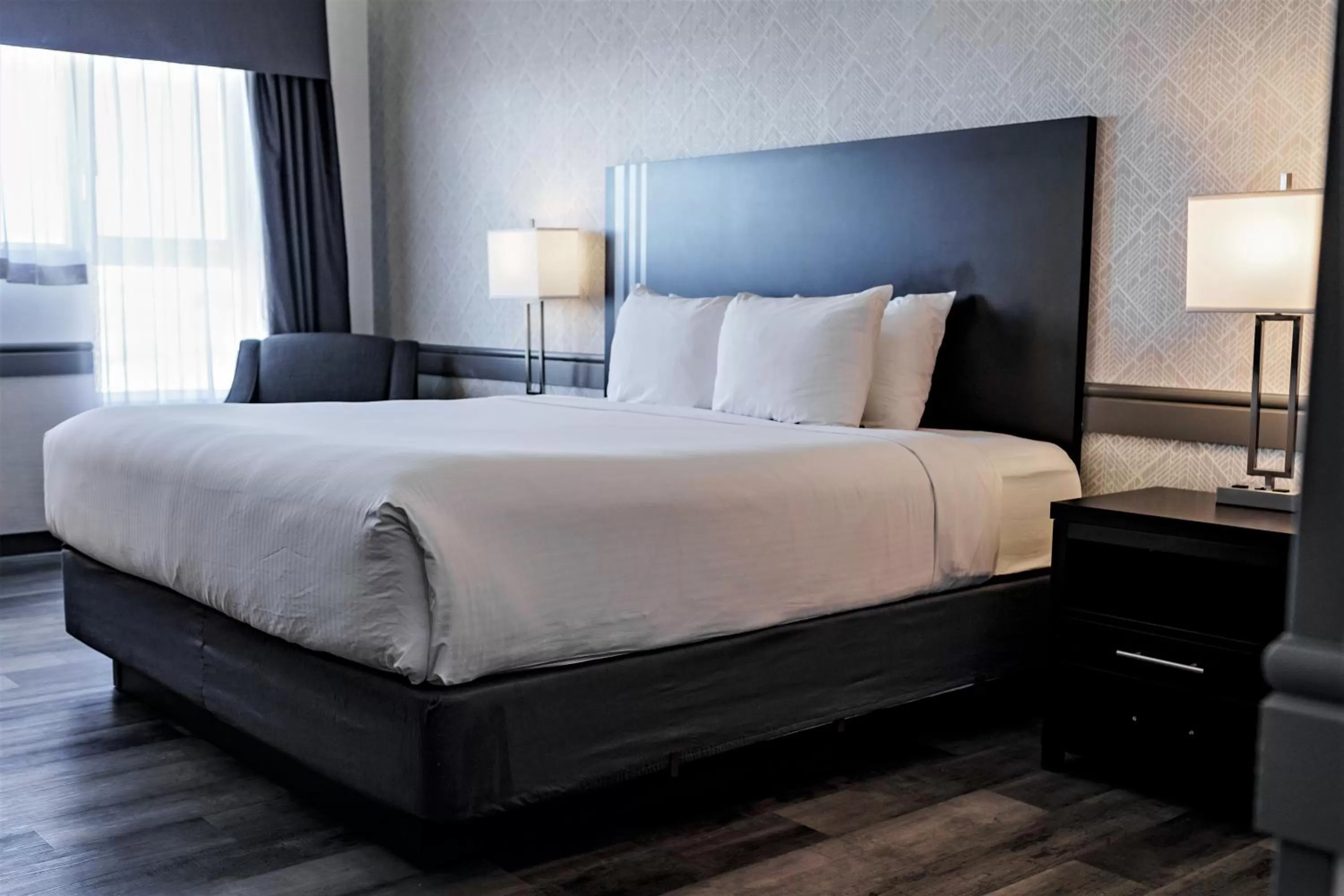 King Room - Non-Smoking in Park Inn by Radisson Edmonton Airport