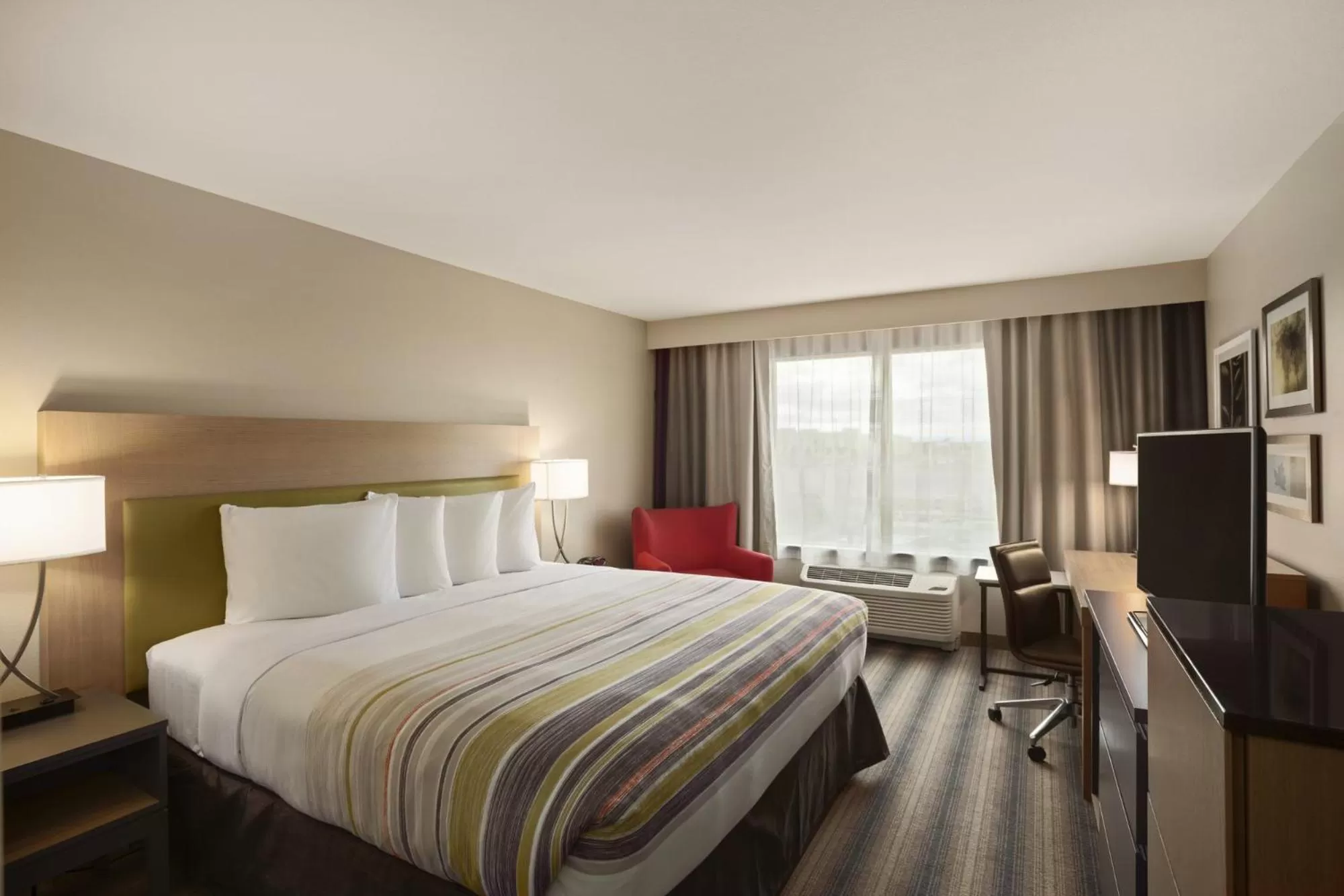 King Room - Non-Smoking in Country Inn & Suites by Radisson, Seattle-Bothell, WA